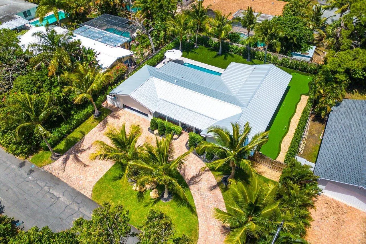 911 SW 27th Terrace