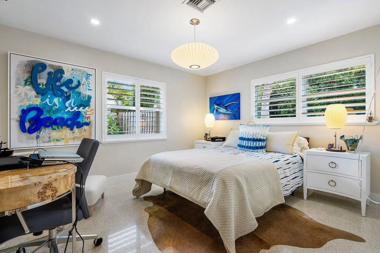 911 SW 27th Terrace