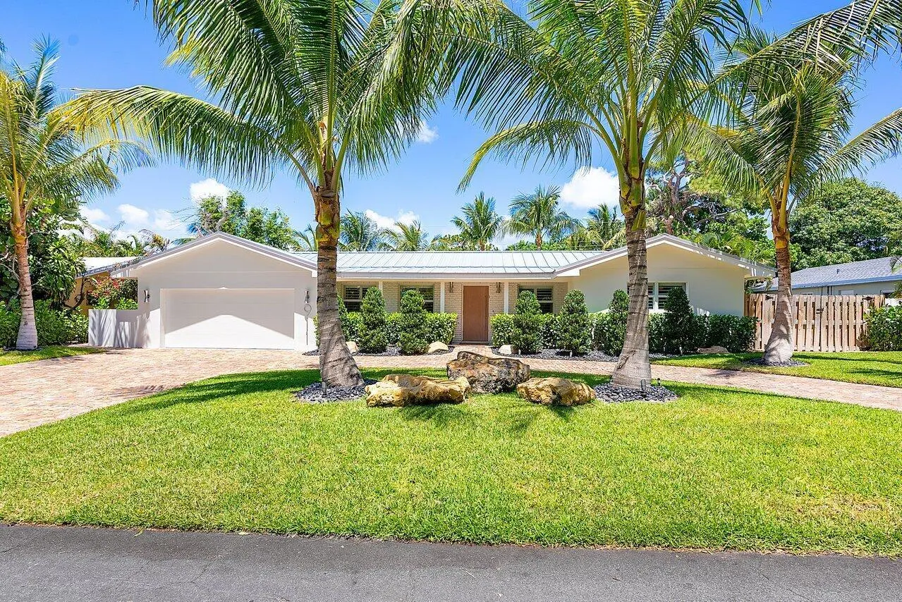 911 SW 27th Terrace