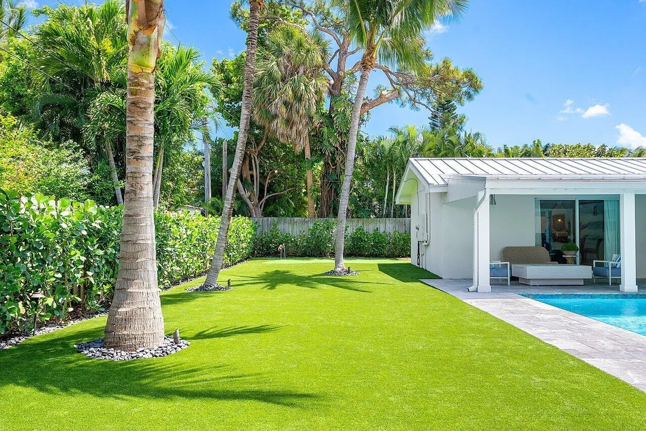 911 SW 27th Terrace