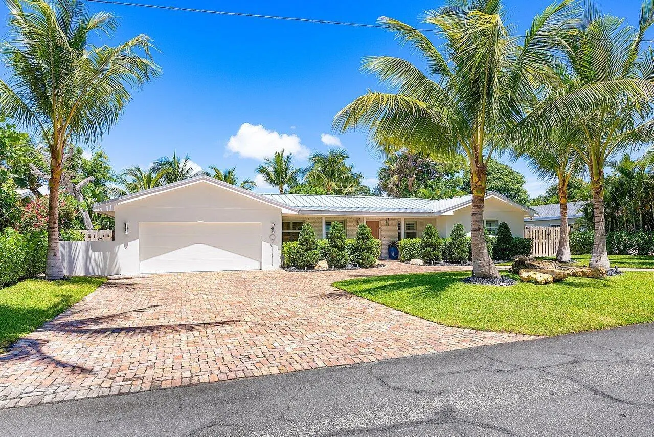 911 SW 27th Terrace