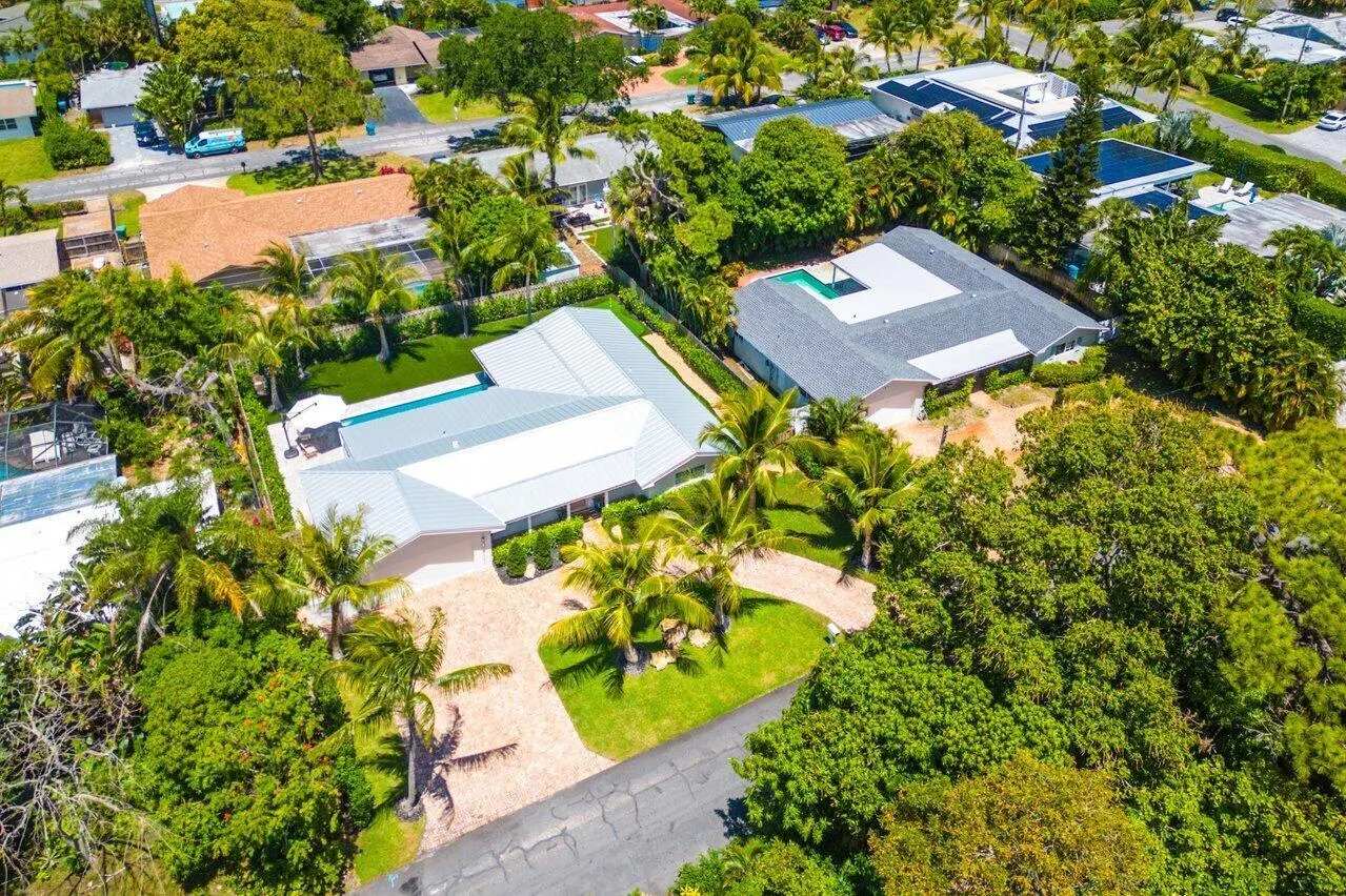 911 SW 27th Terrace