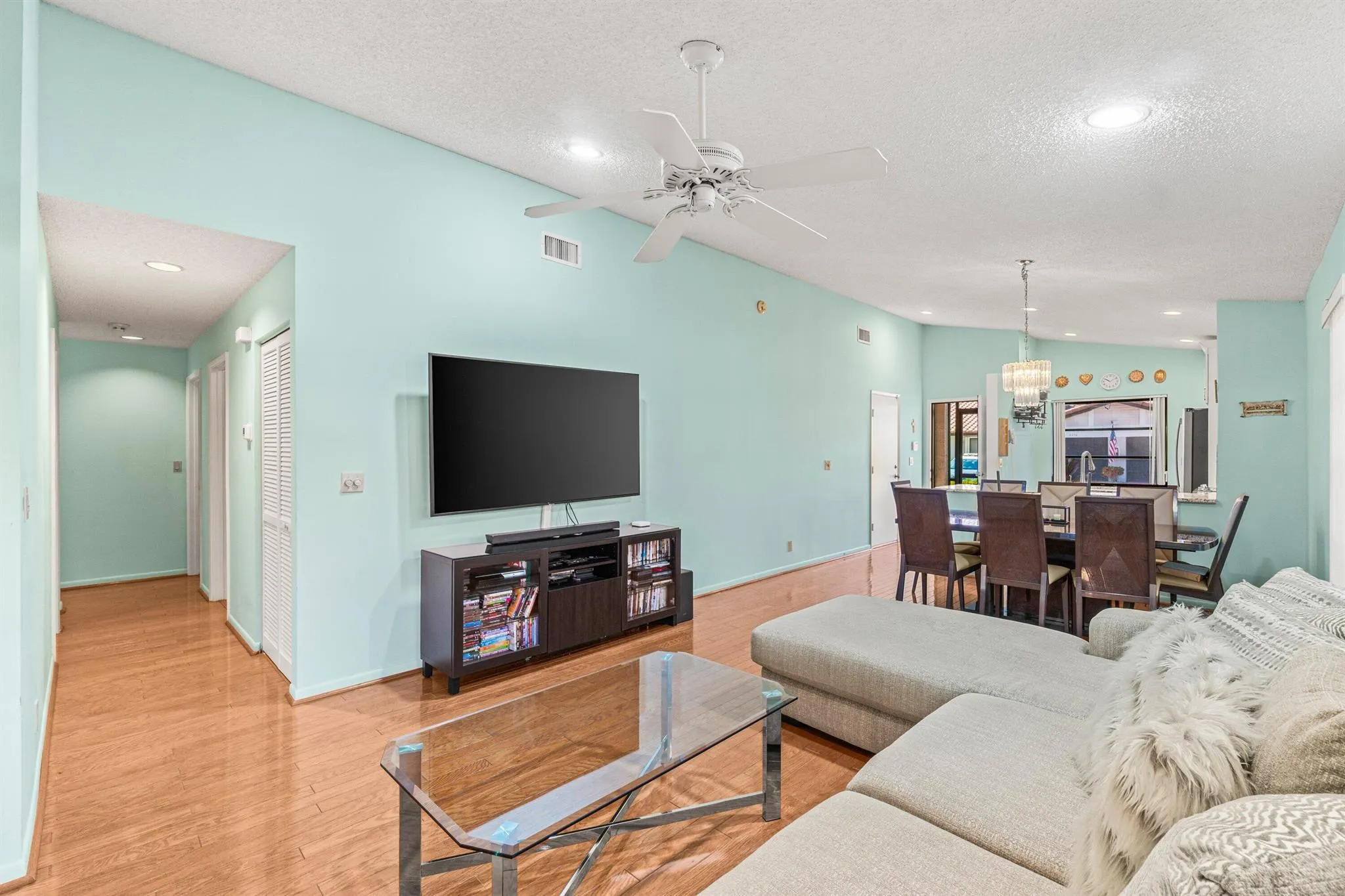 6235 Kings Gate Circle