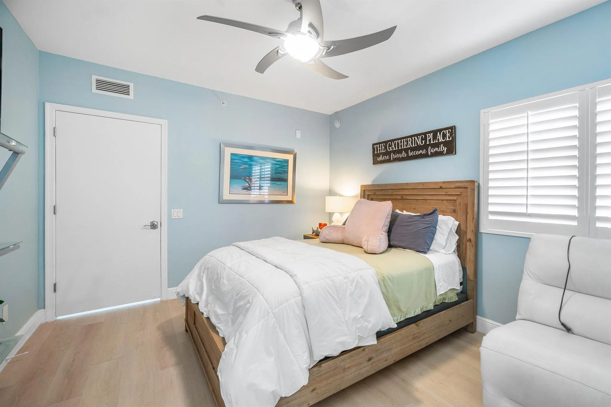 2650 Lake Shore Drive, #1202