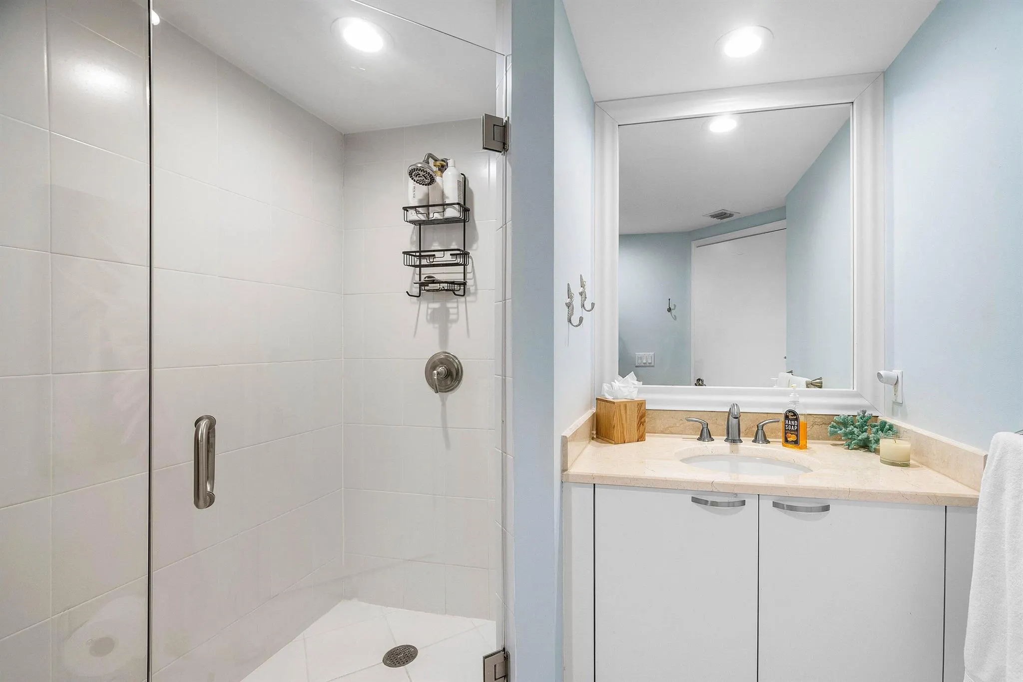 2650 Lake Shore Drive, #1202