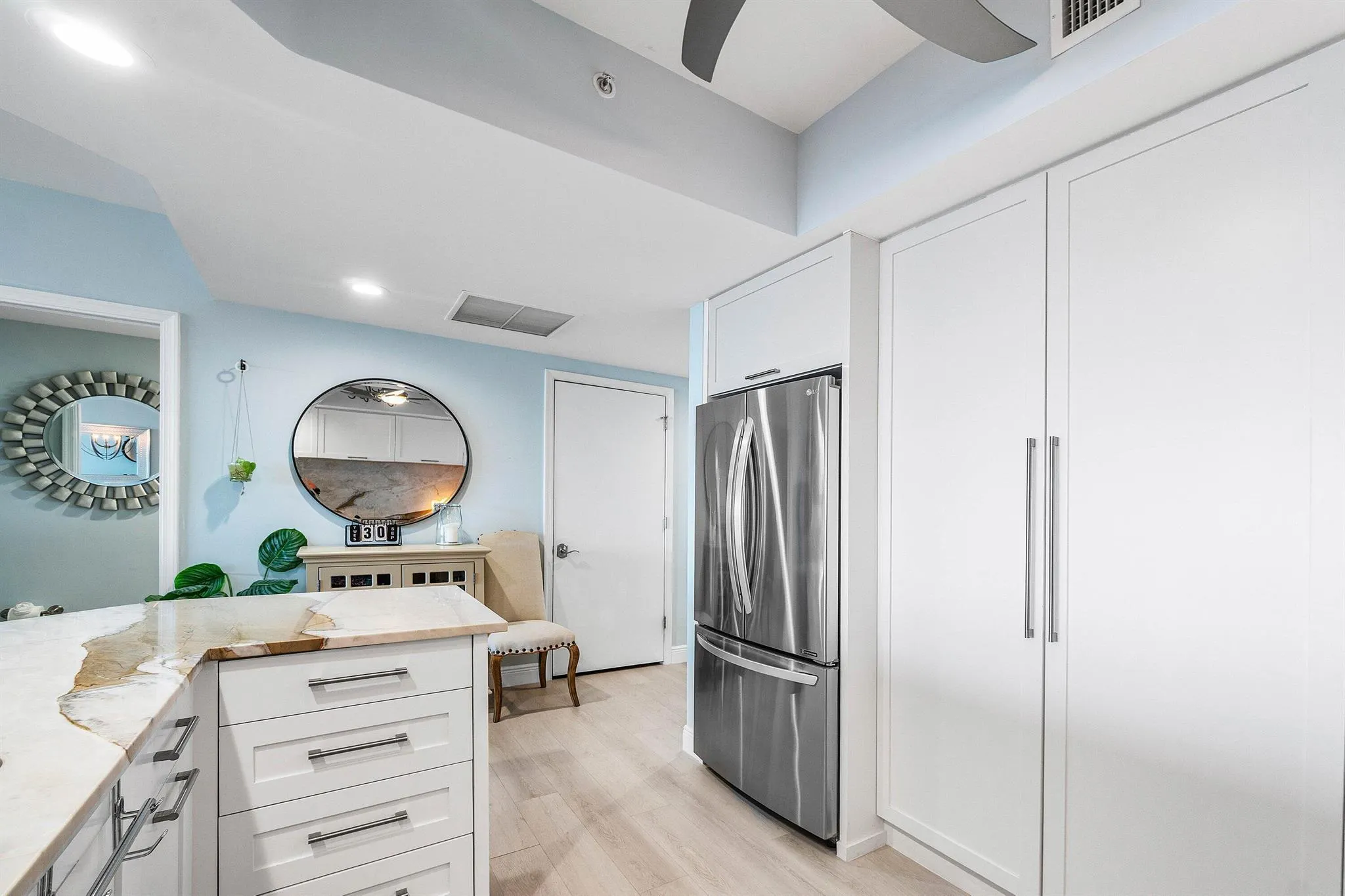 2650 Lake Shore Drive, #1202