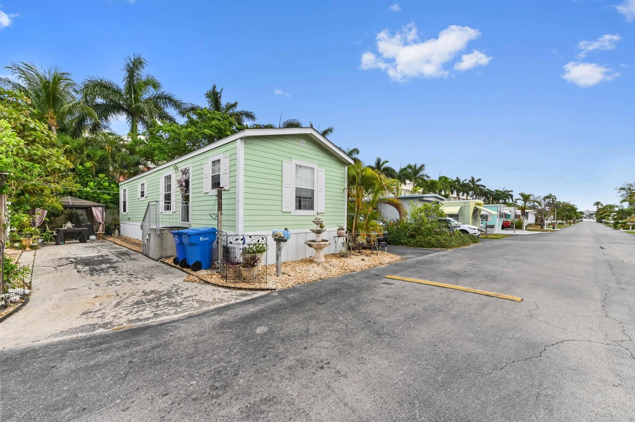 2 E View Street
