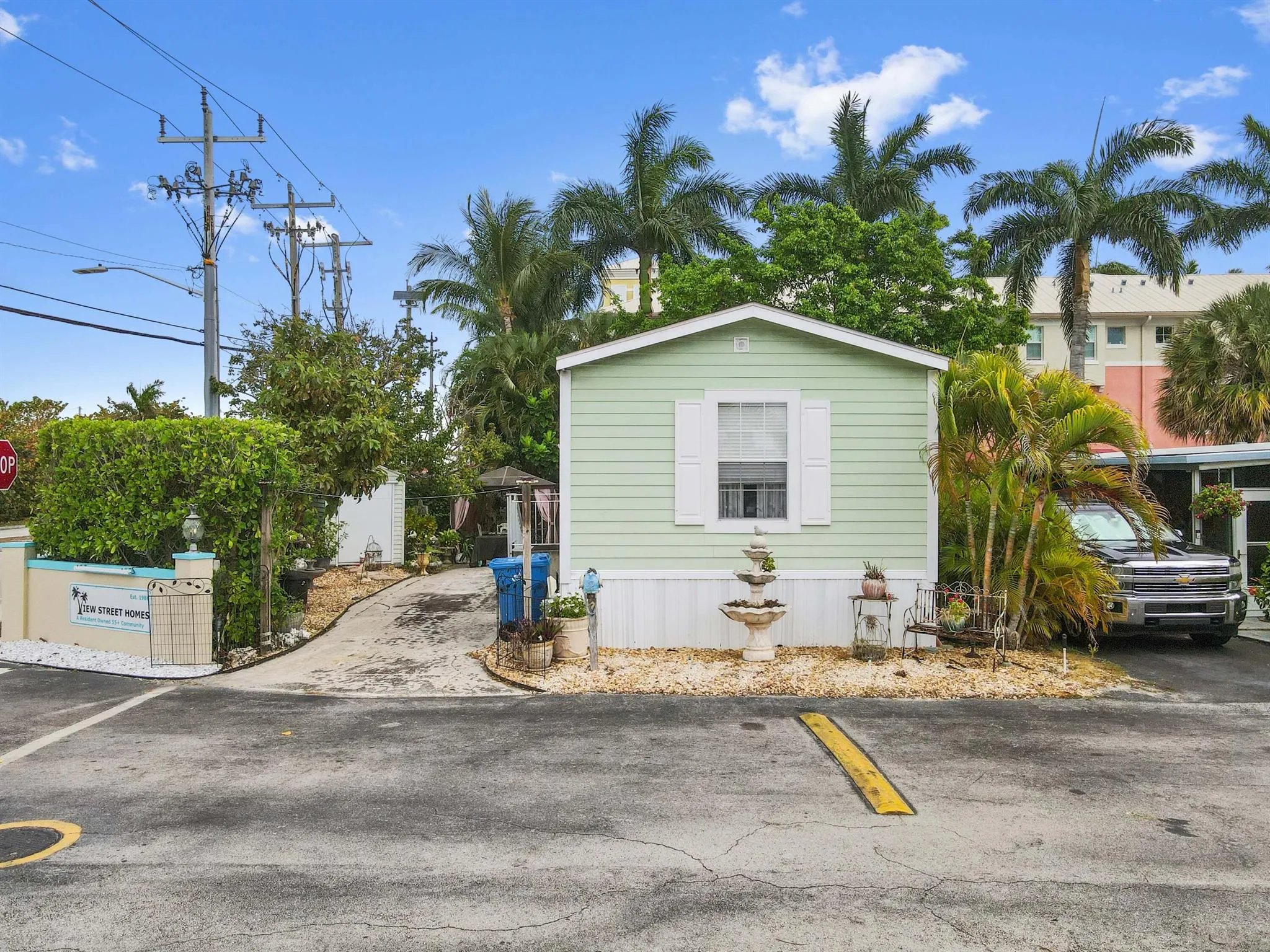 2 E View Street