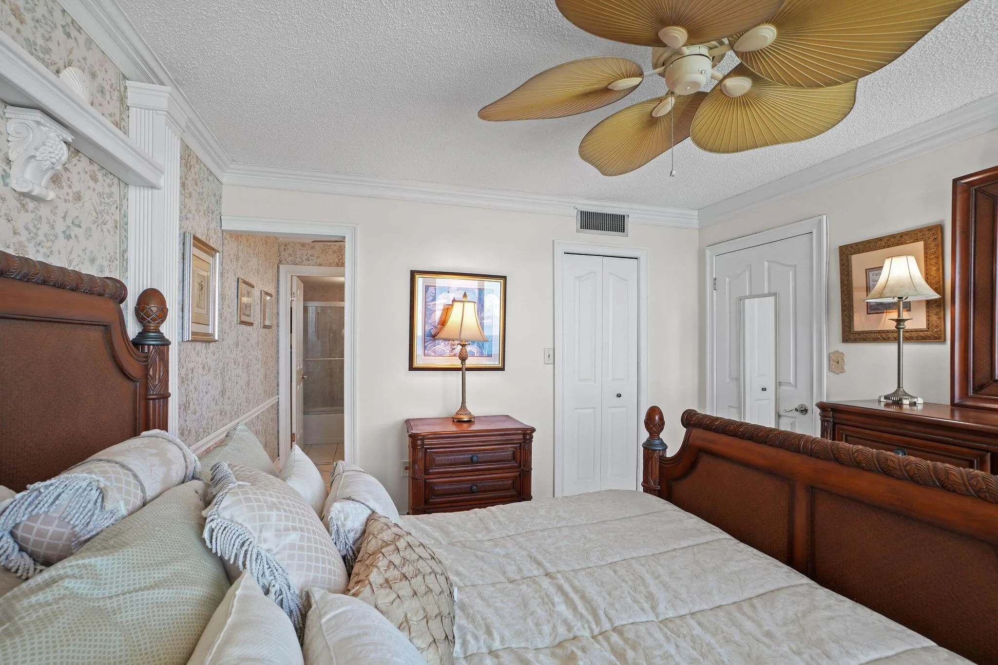 9940 S Ocean Drive, #907