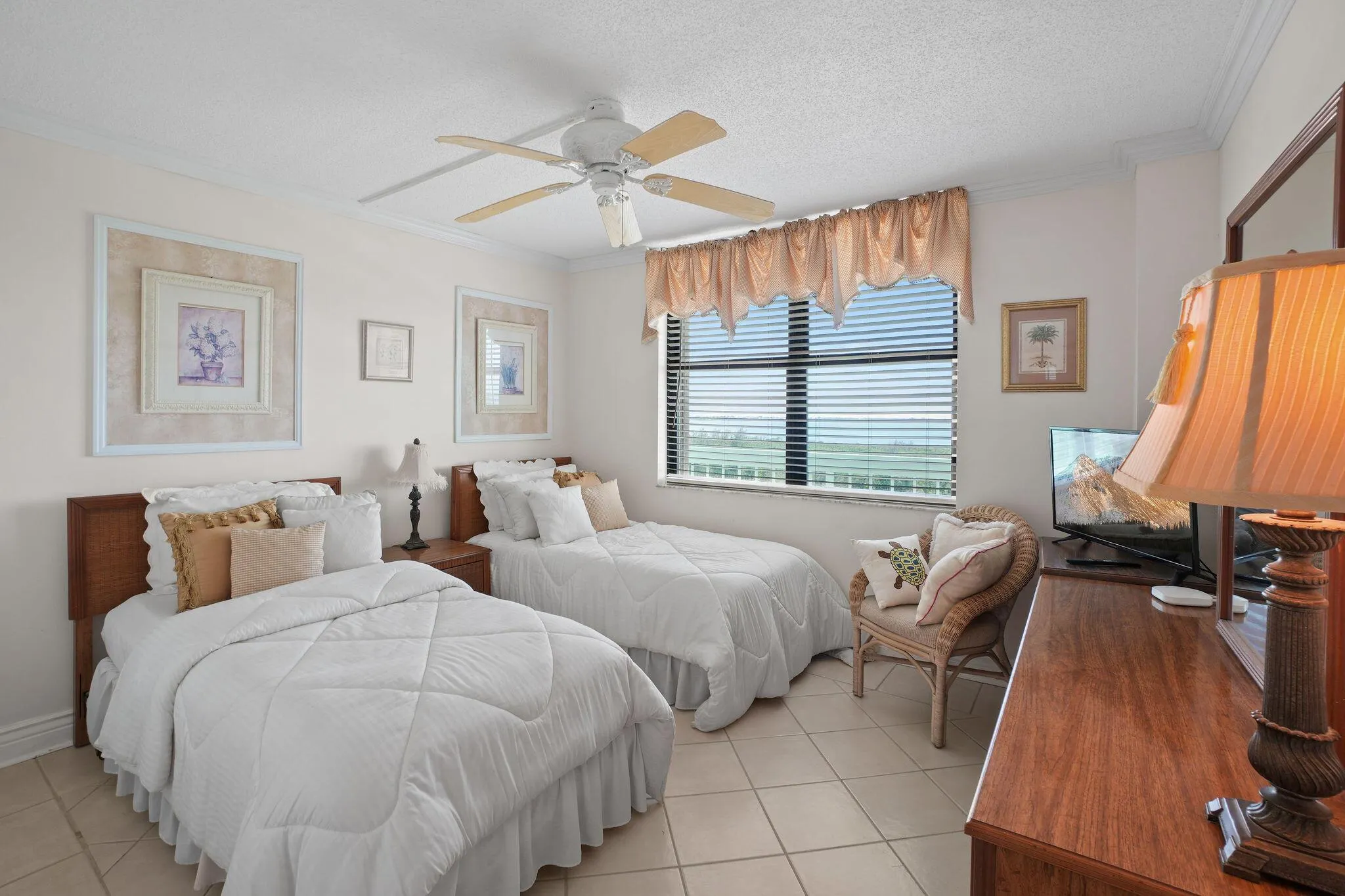 9940 S Ocean Drive, #907