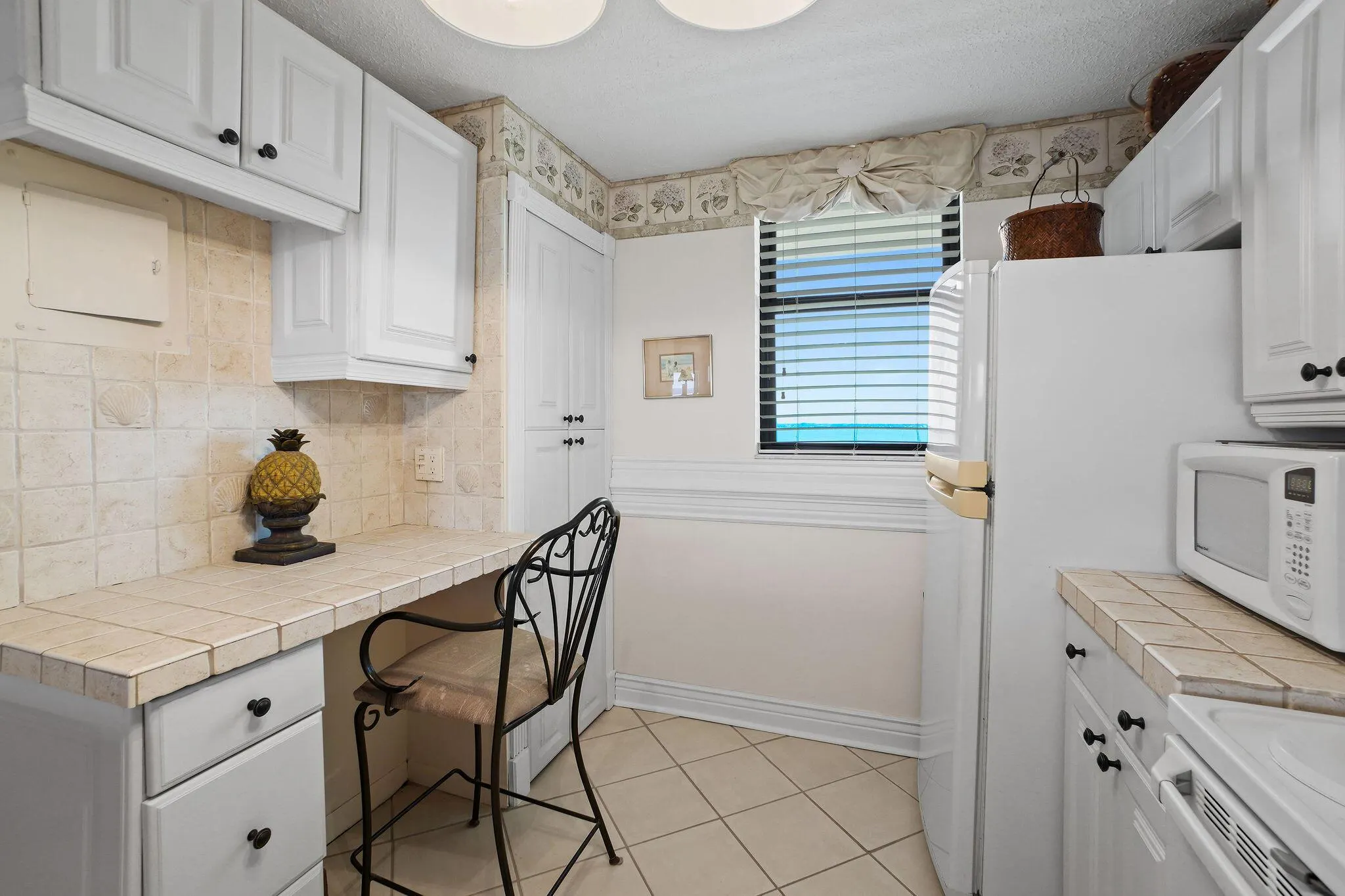 9940 S Ocean Drive, #907