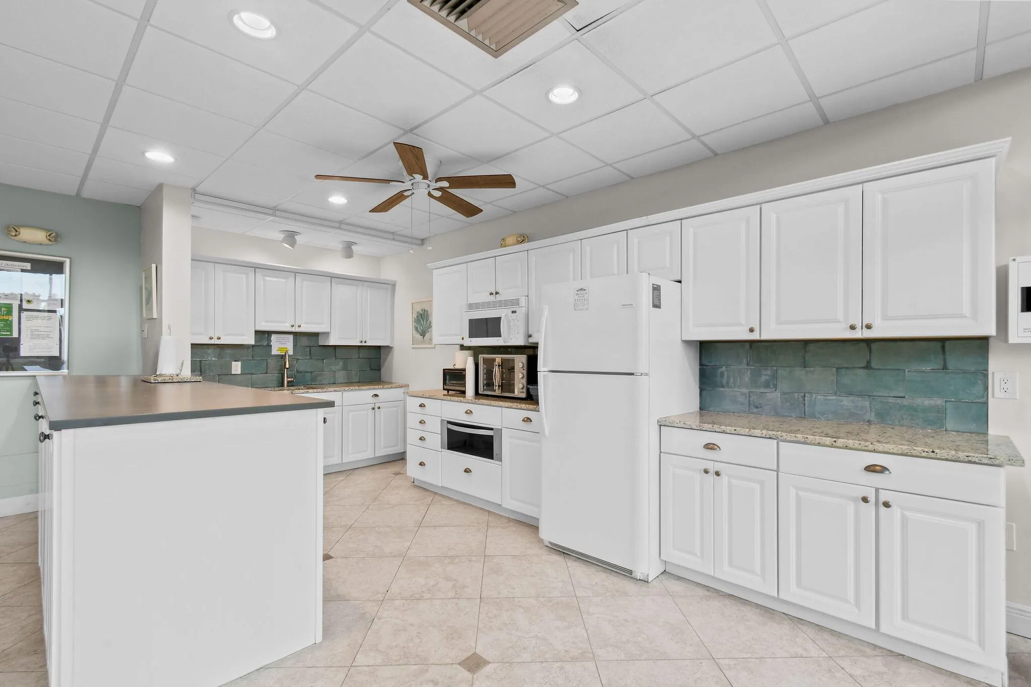 9940 S Ocean Drive, #907