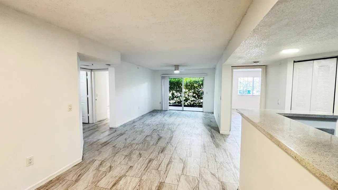5025 Wiles Road, #107
