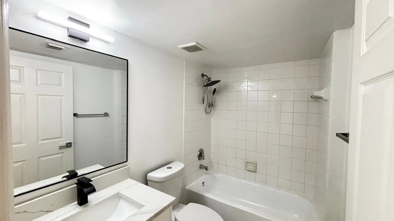 5025 Wiles Road, #107