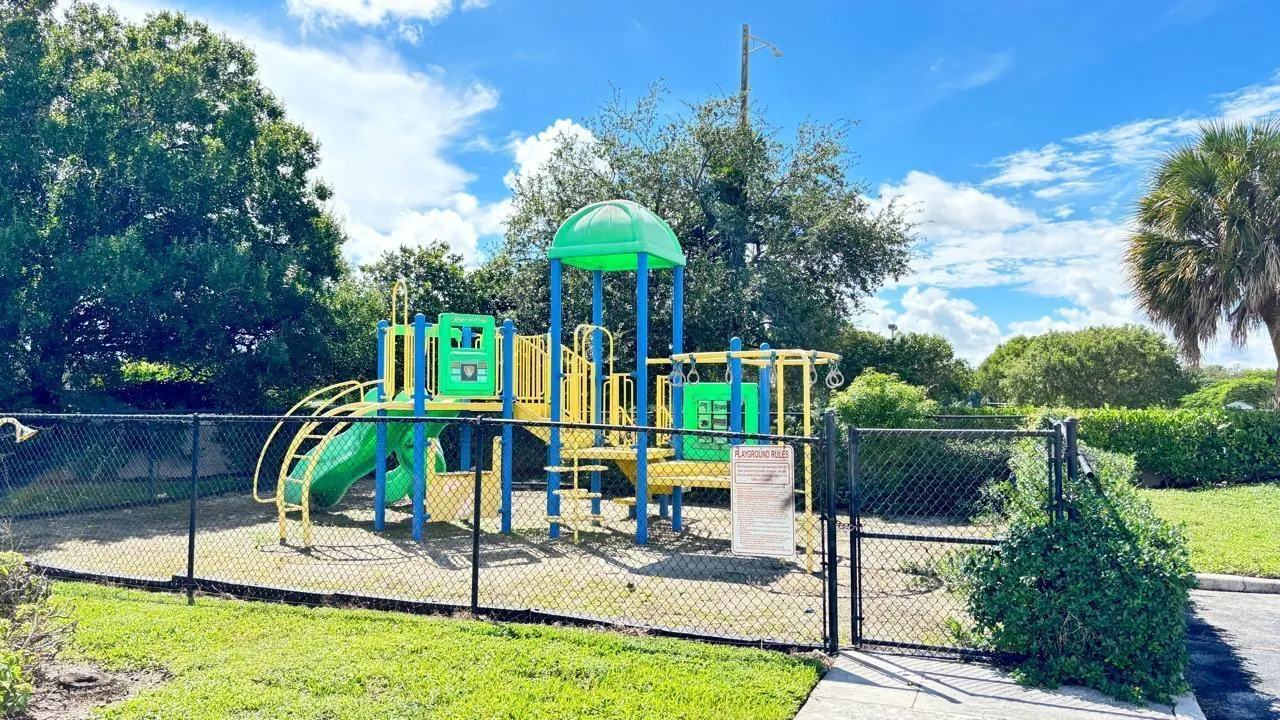 5025 Wiles Road, #107