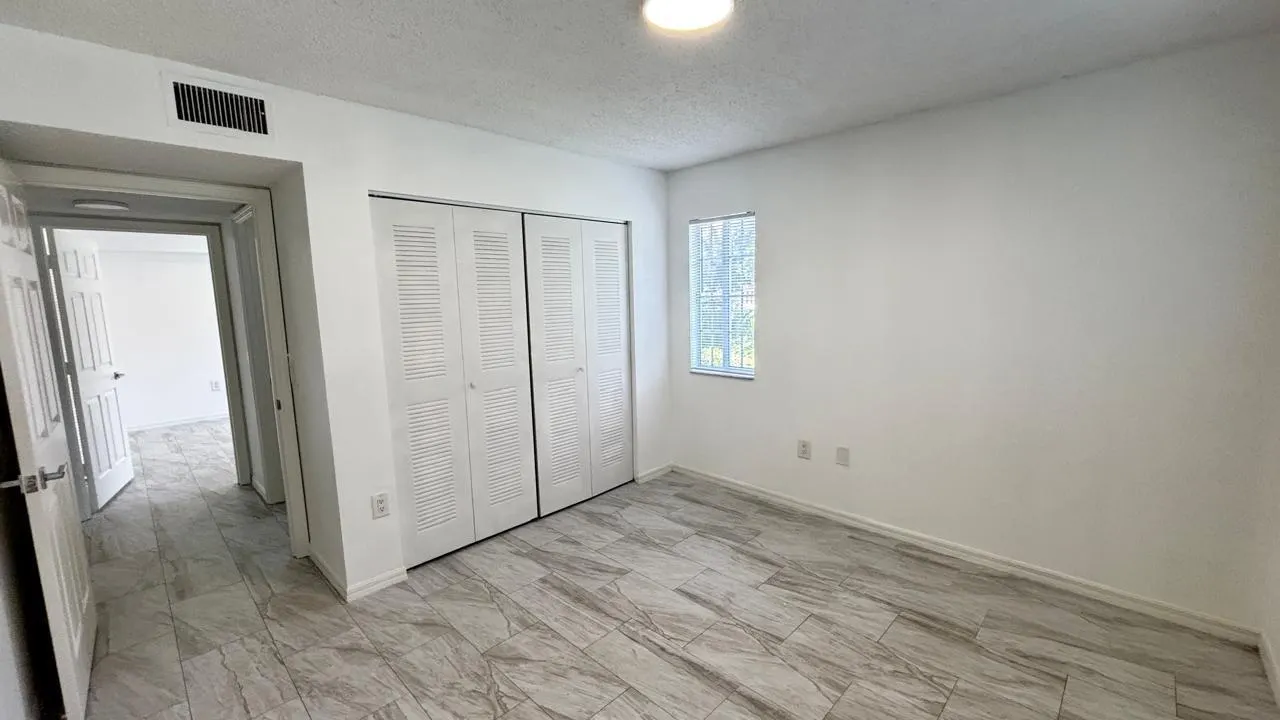 5025 Wiles Road, #107