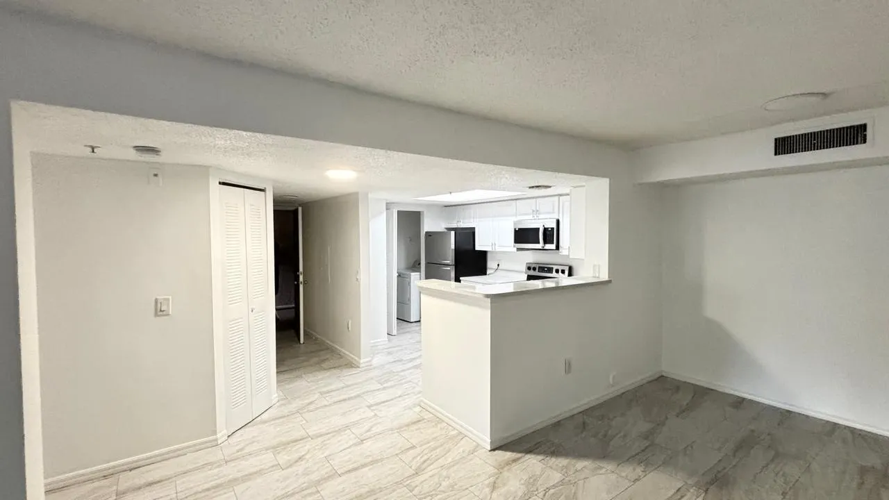 5025 Wiles Road, #107