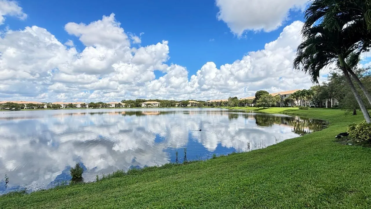 5025 Wiles Road, #107