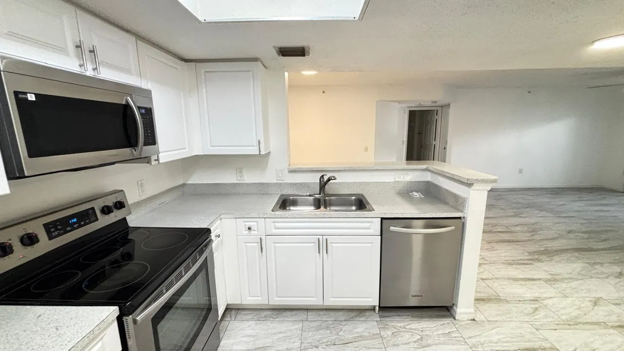 5025 Wiles Road, #107