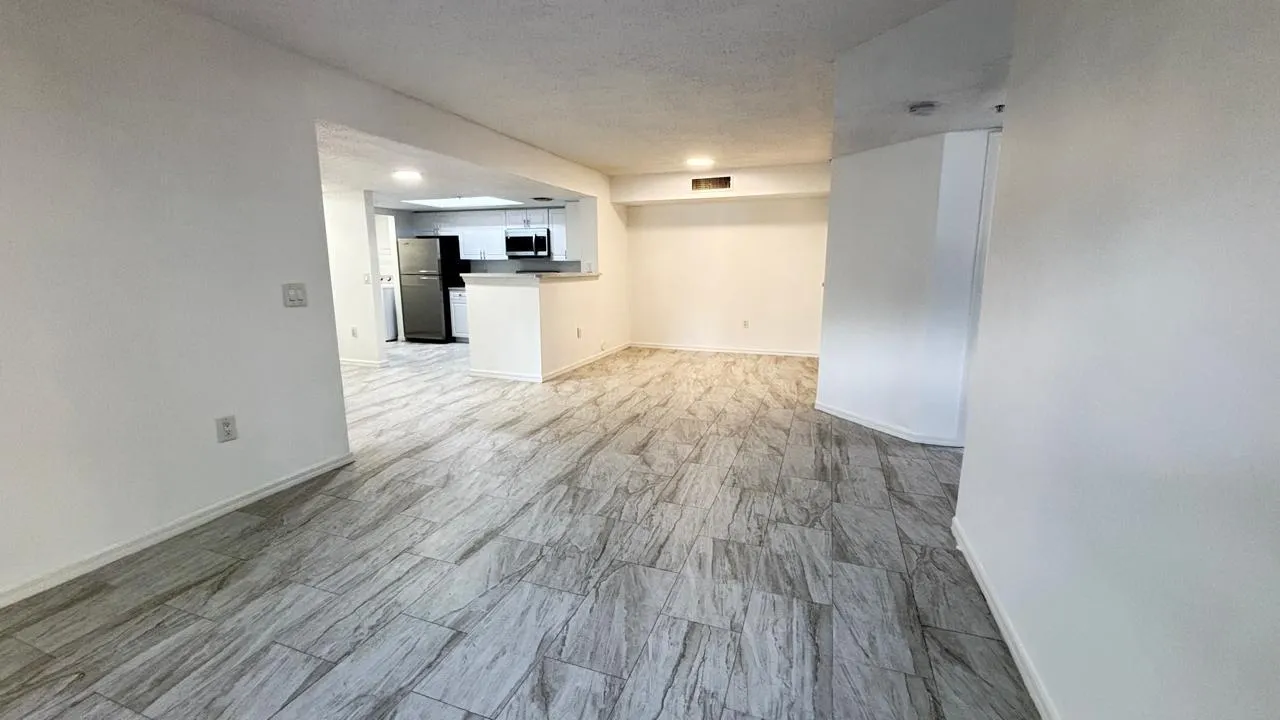 5025 Wiles Road, #107
