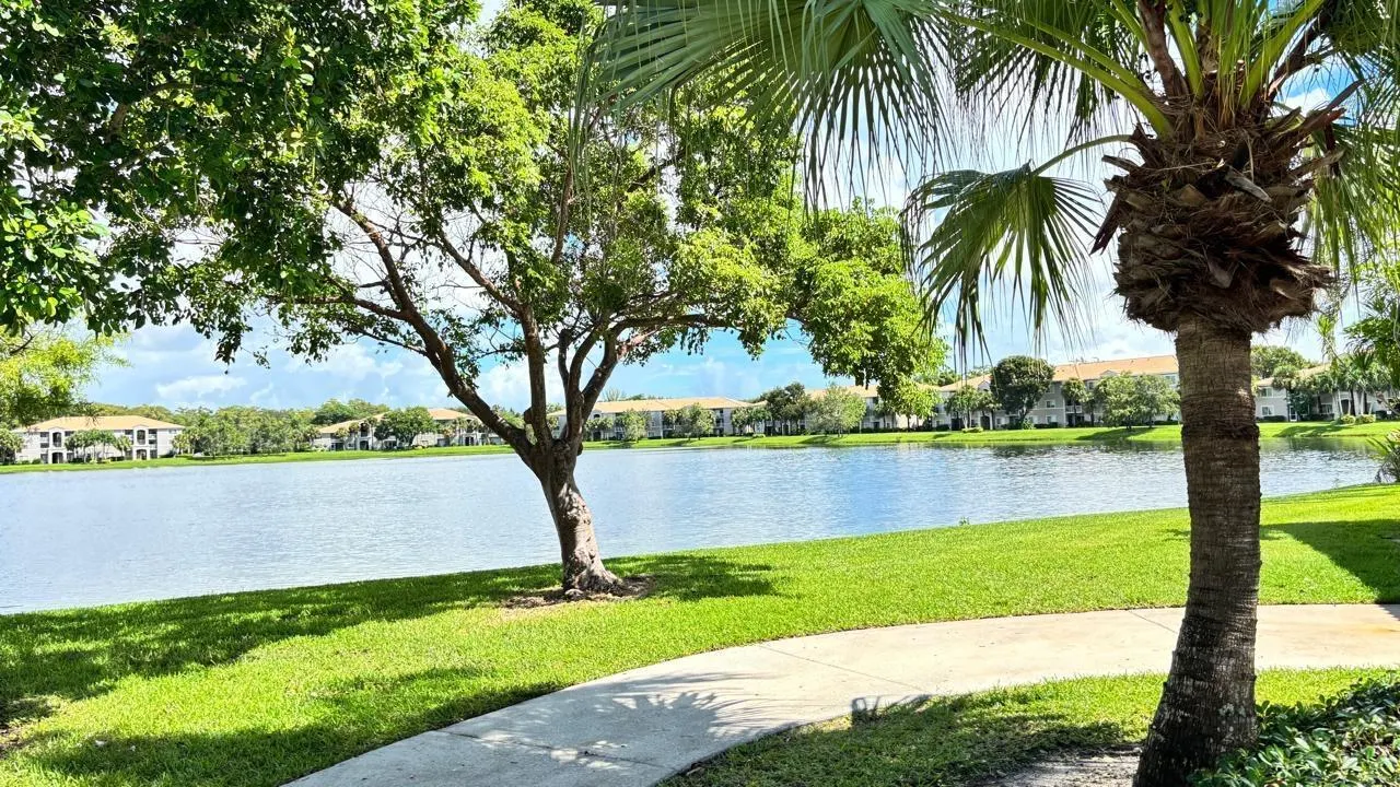 5025 Wiles Road, #107