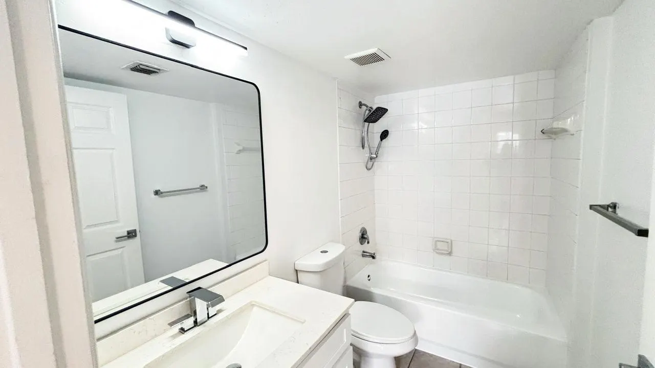5025 Wiles Road, #107