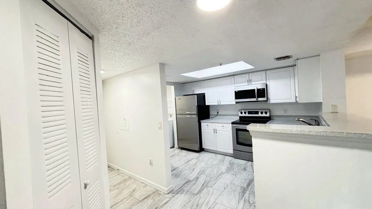 5025 Wiles Road, #107