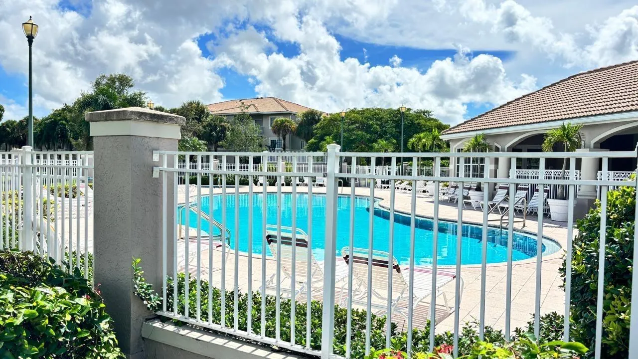 5025 Wiles Road, #107