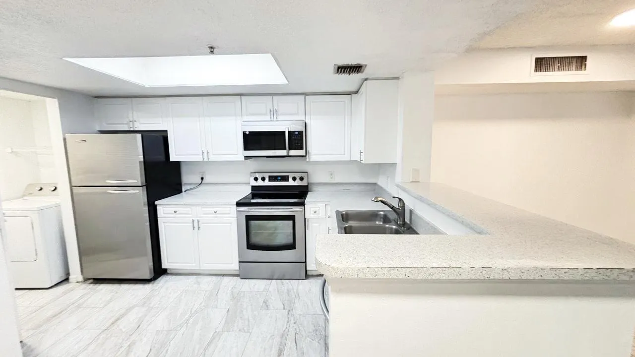5025 Wiles Road, #107