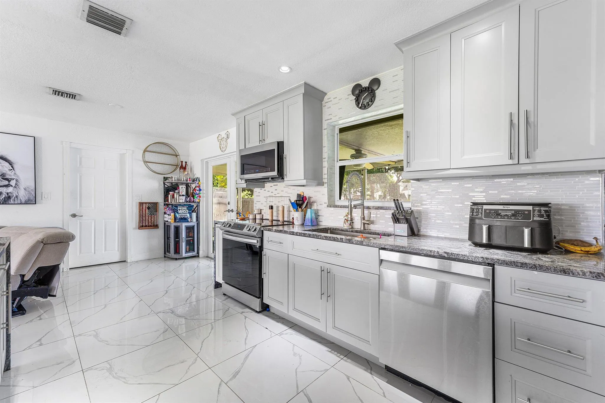 7536 Cocoanut Drive