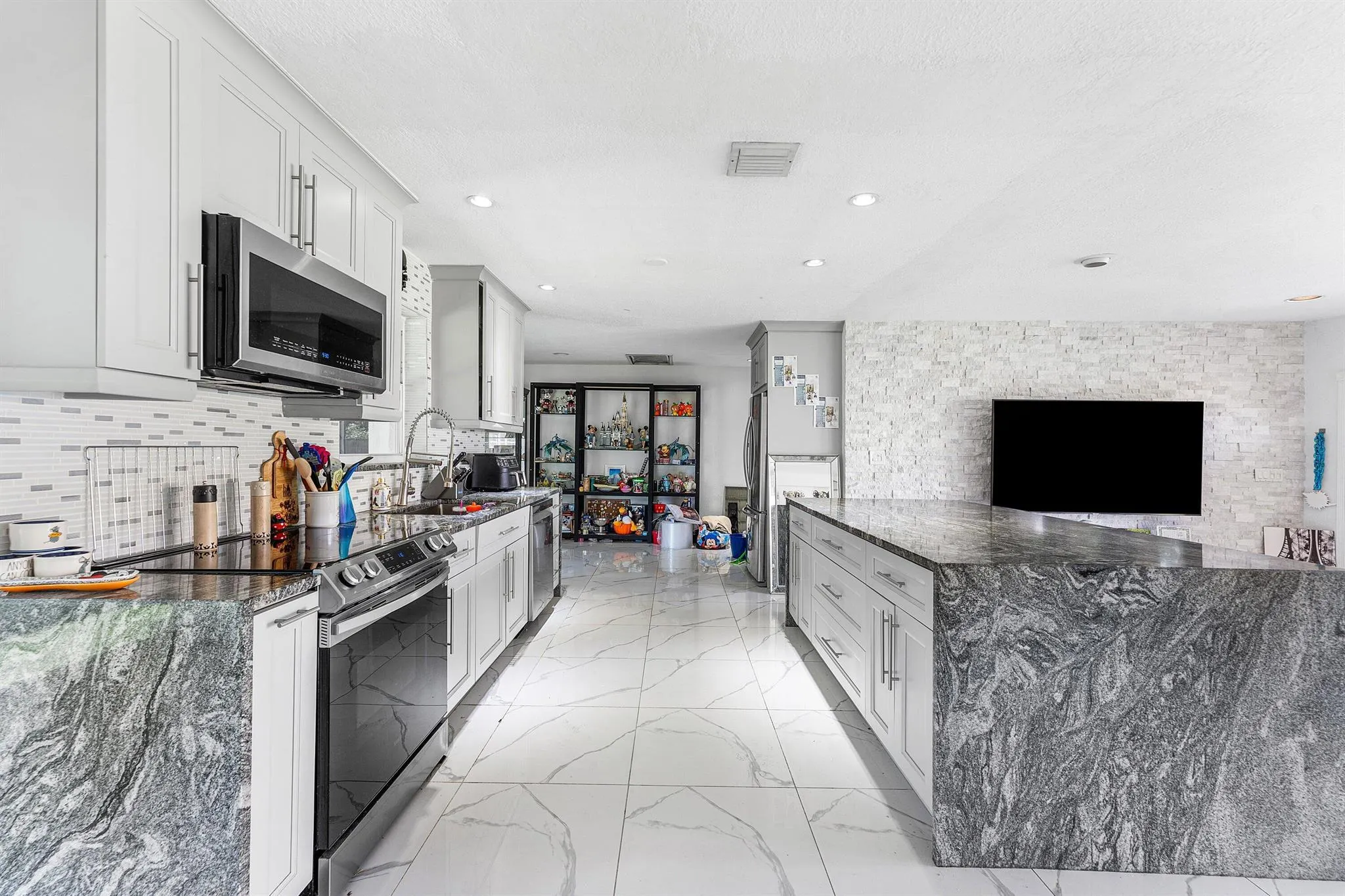 7536 Cocoanut Drive