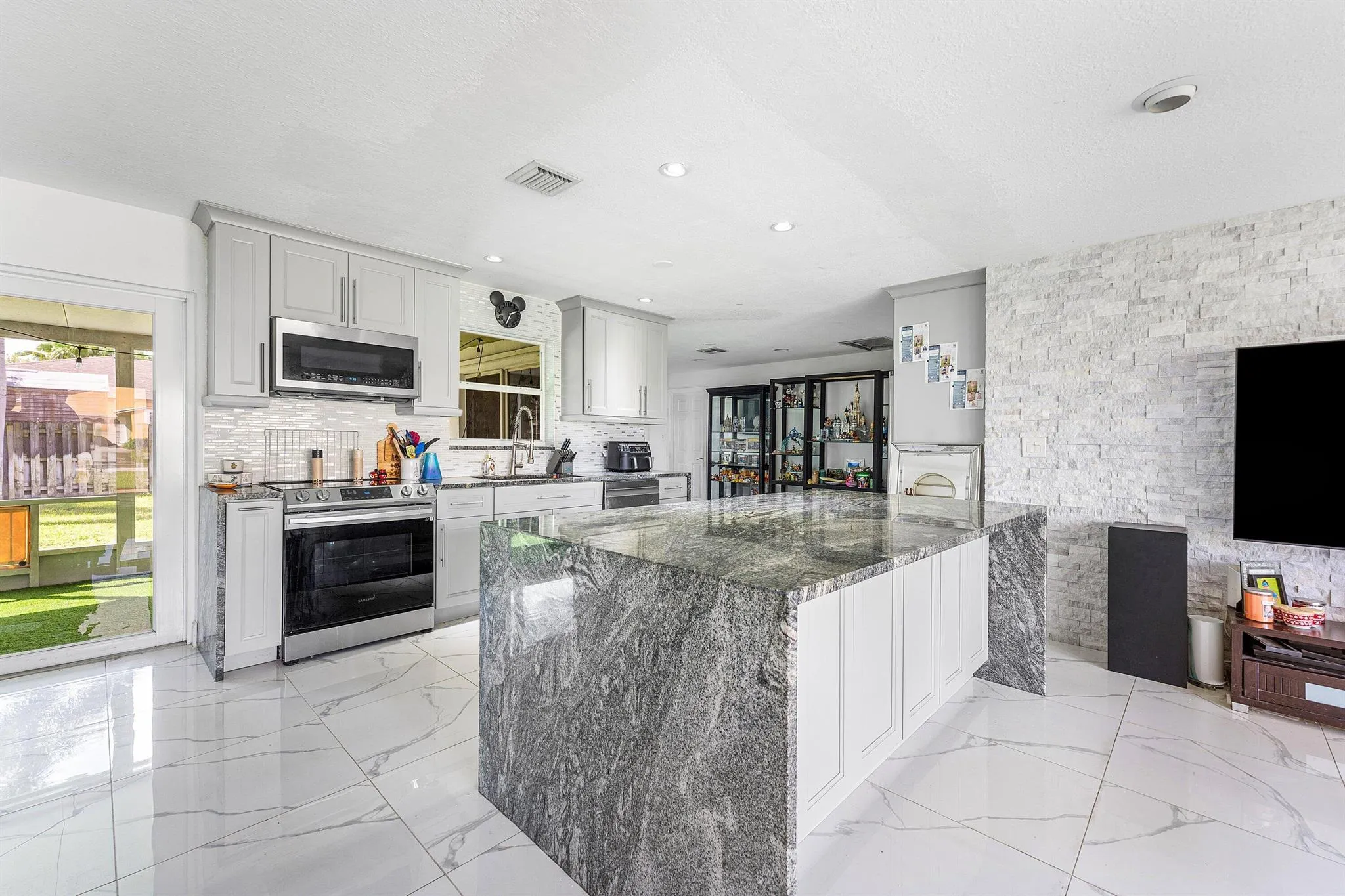 7536 Cocoanut Drive