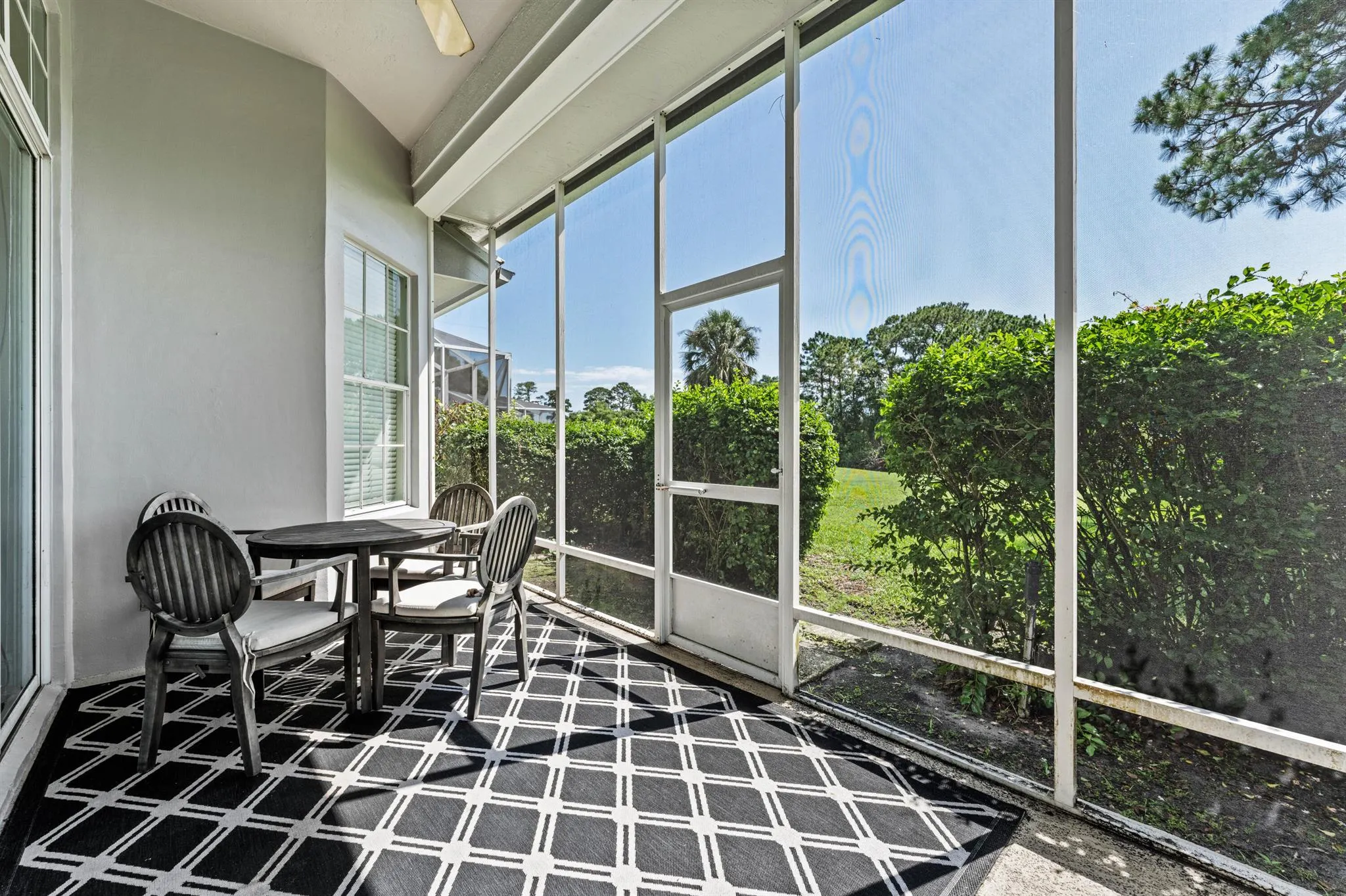 407 SW Fairway Landing