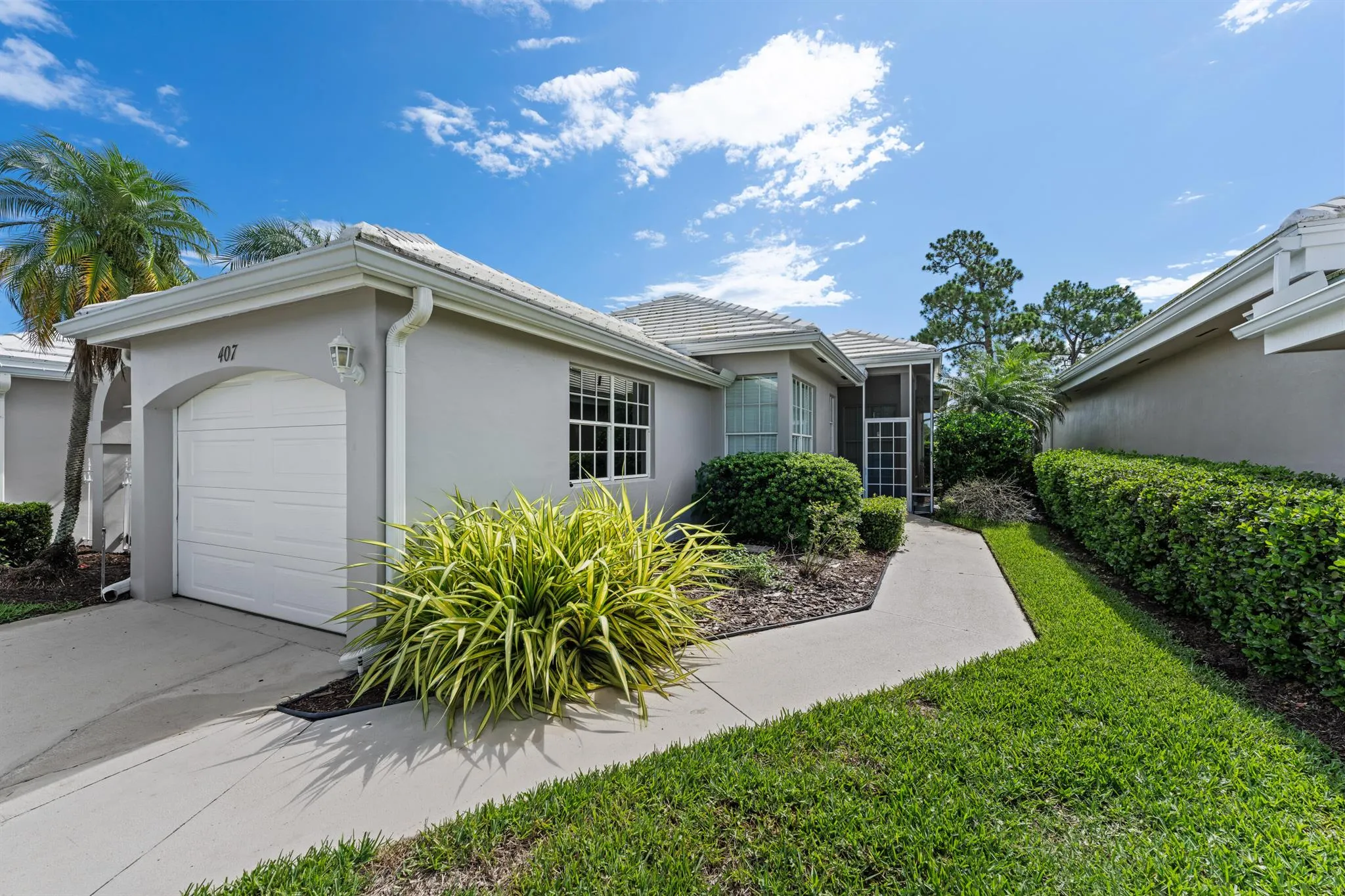 407 SW Fairway Landing