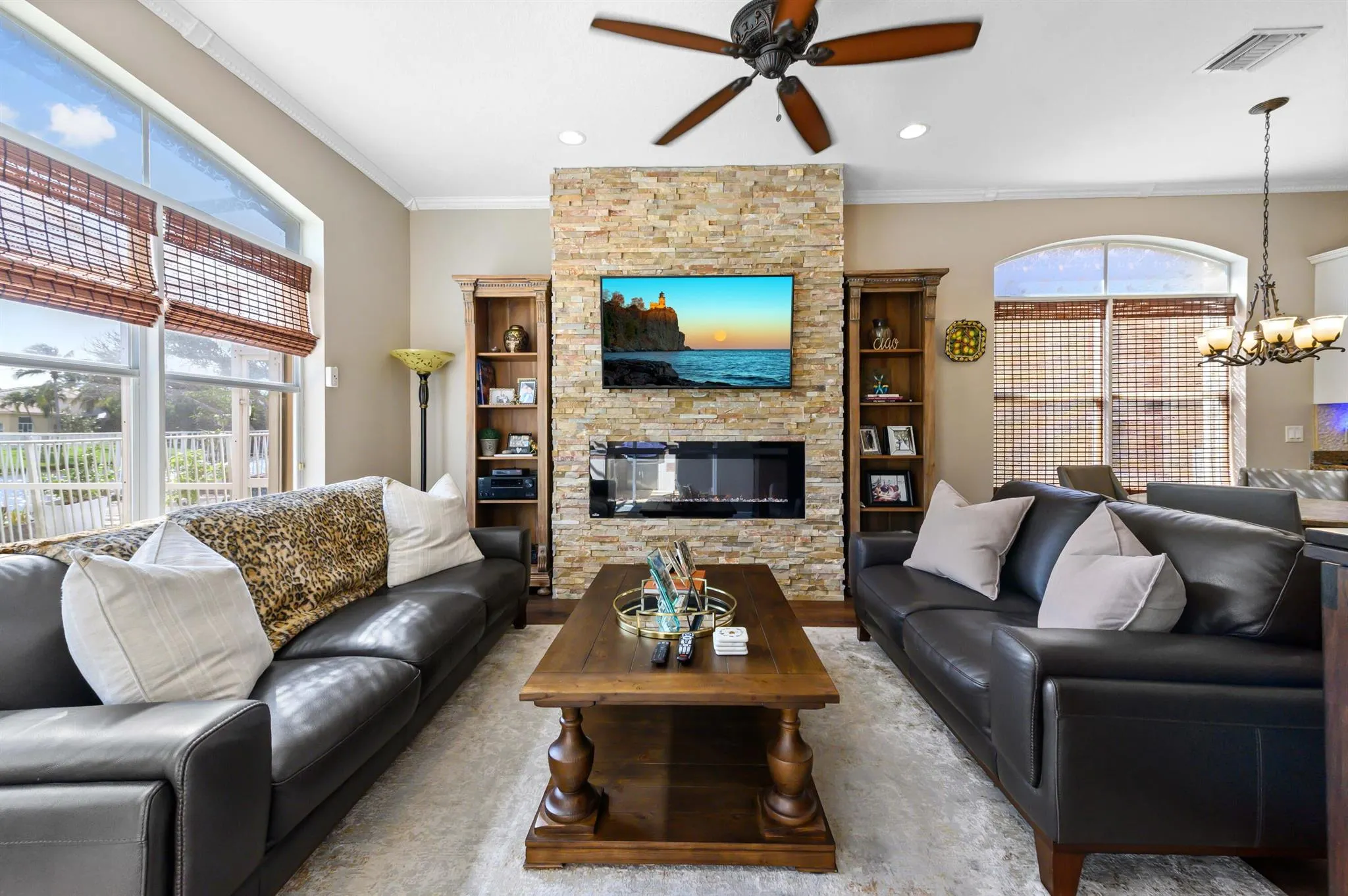 6982 Houlton Circle