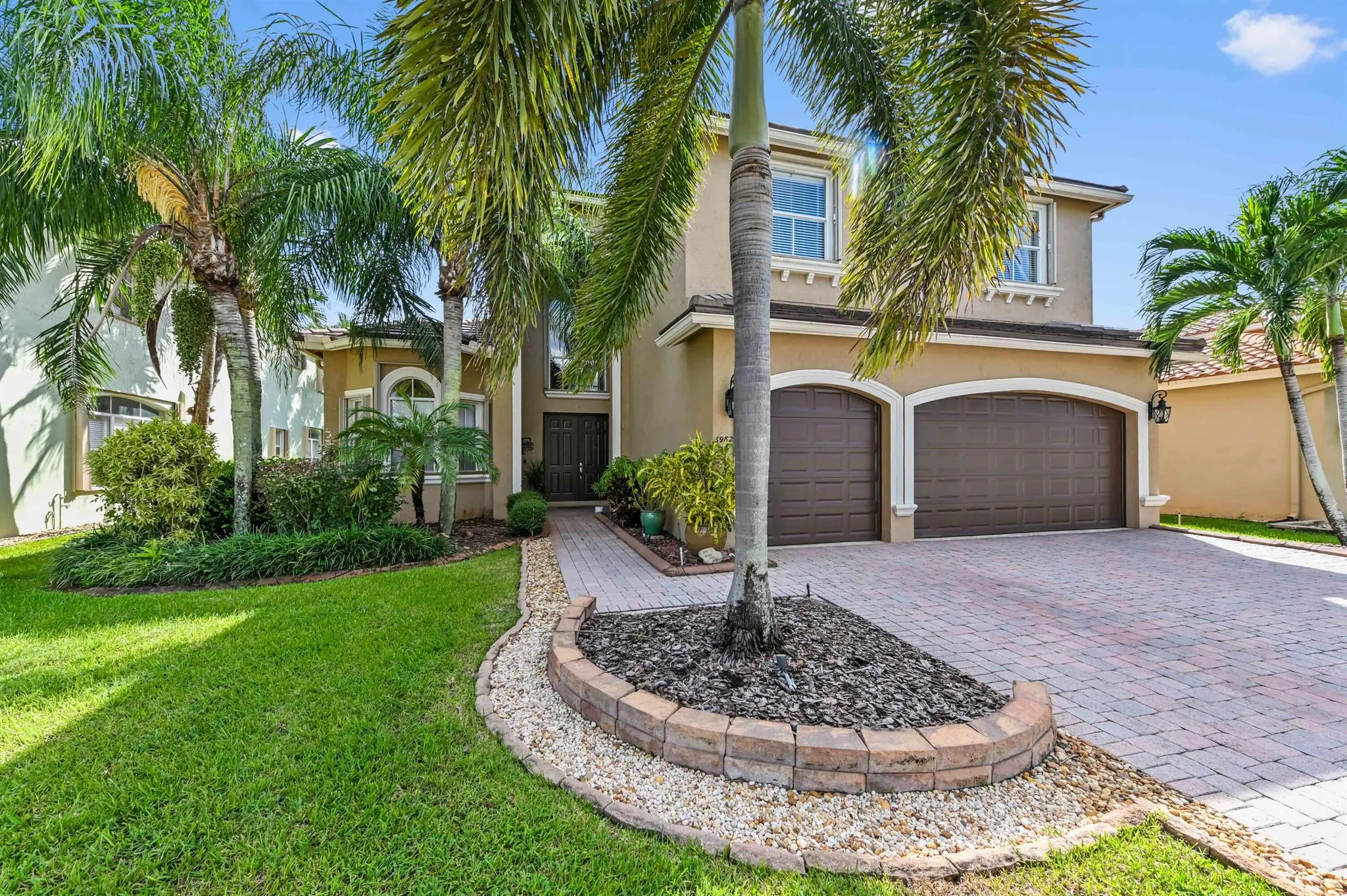6982 Houlton Circle