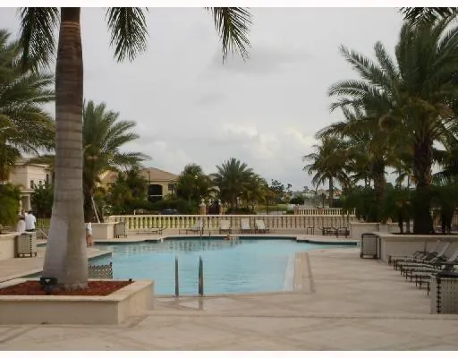 2807 Veronia Drive, #101
