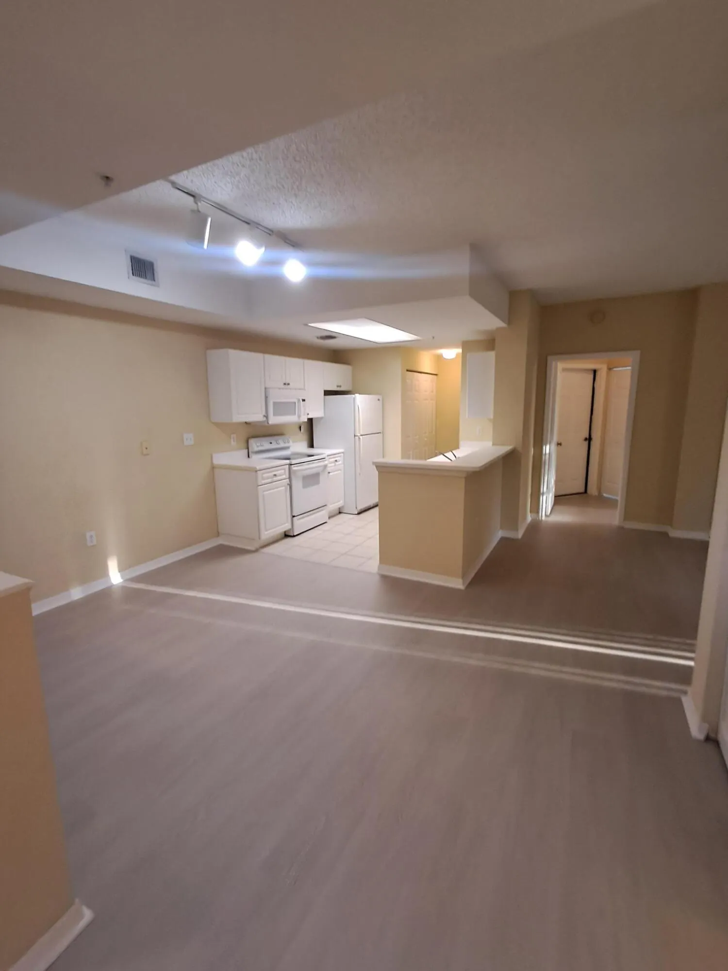 2807 Veronia Drive, #101