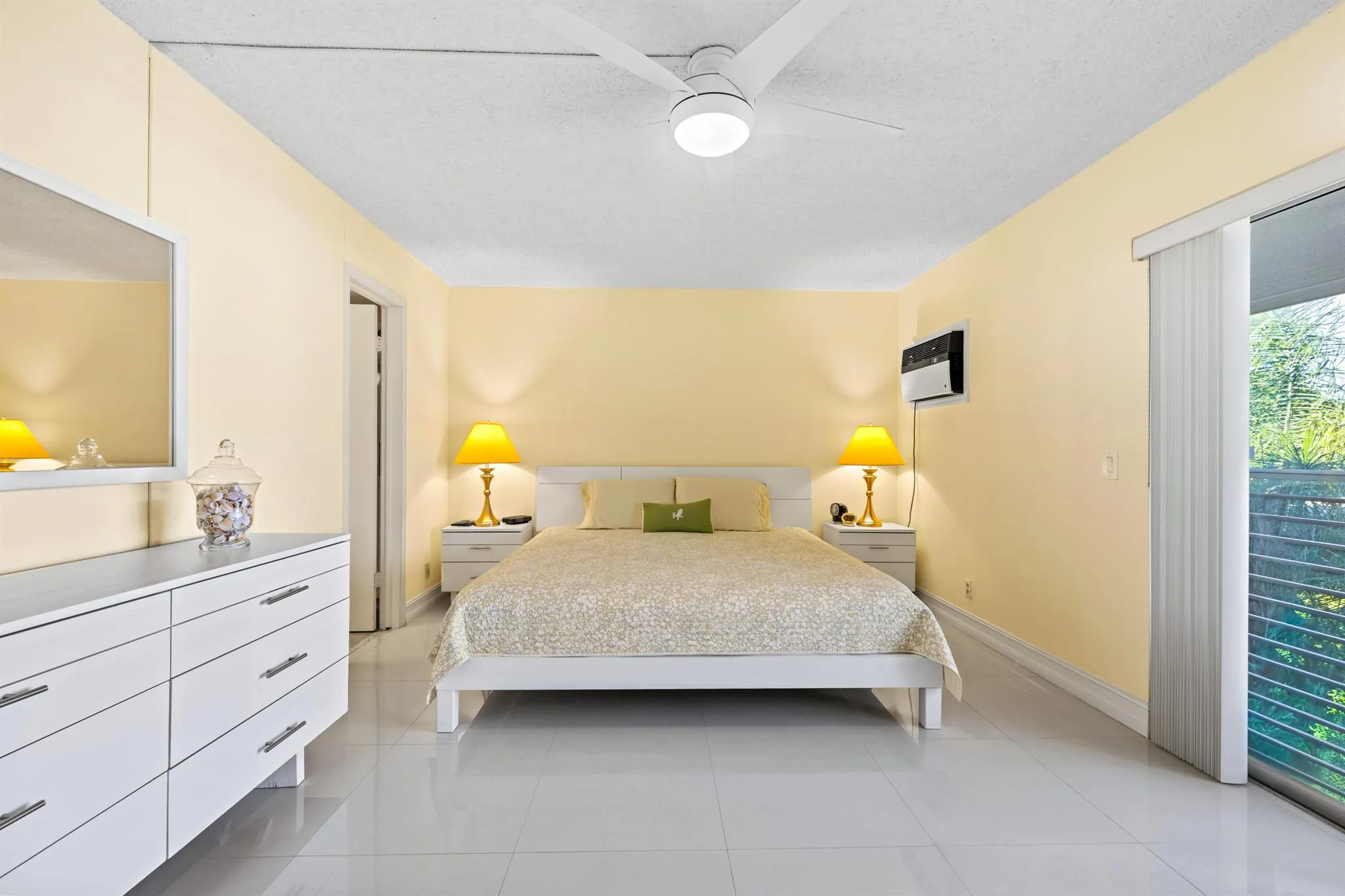 310 Farnham M, #310