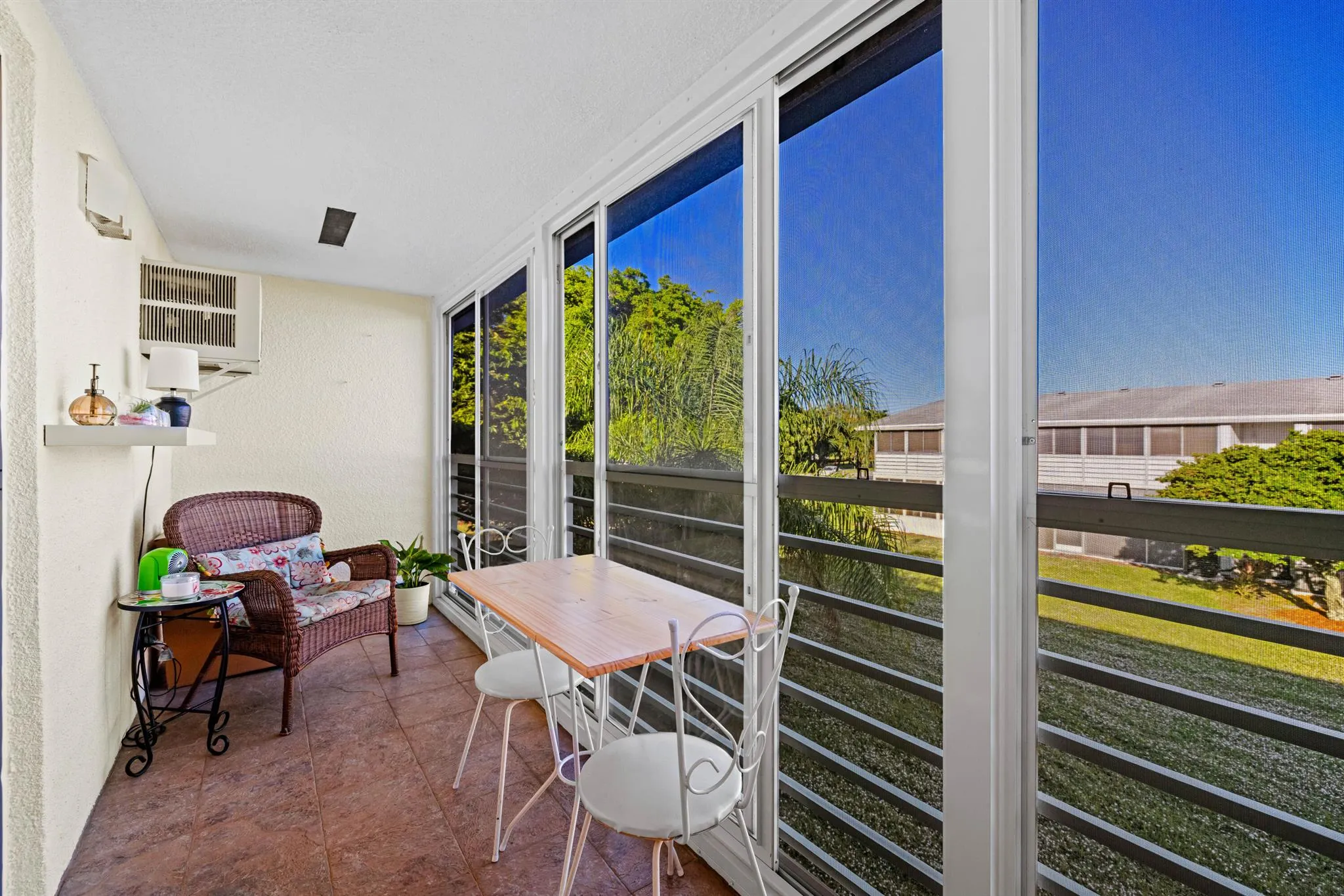 310 Farnham M, #310