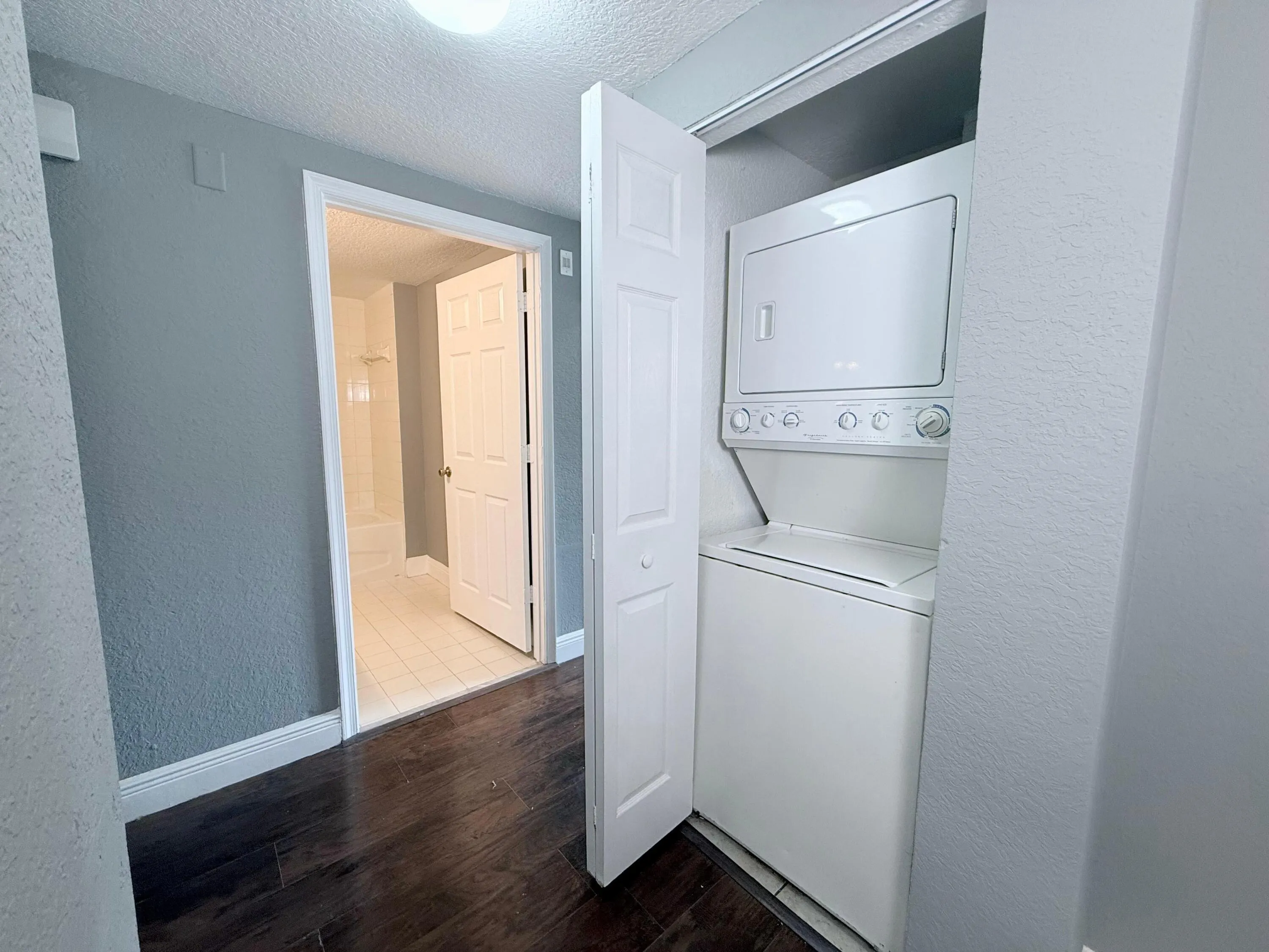 1115 Golden Lakes Boulevard, #512