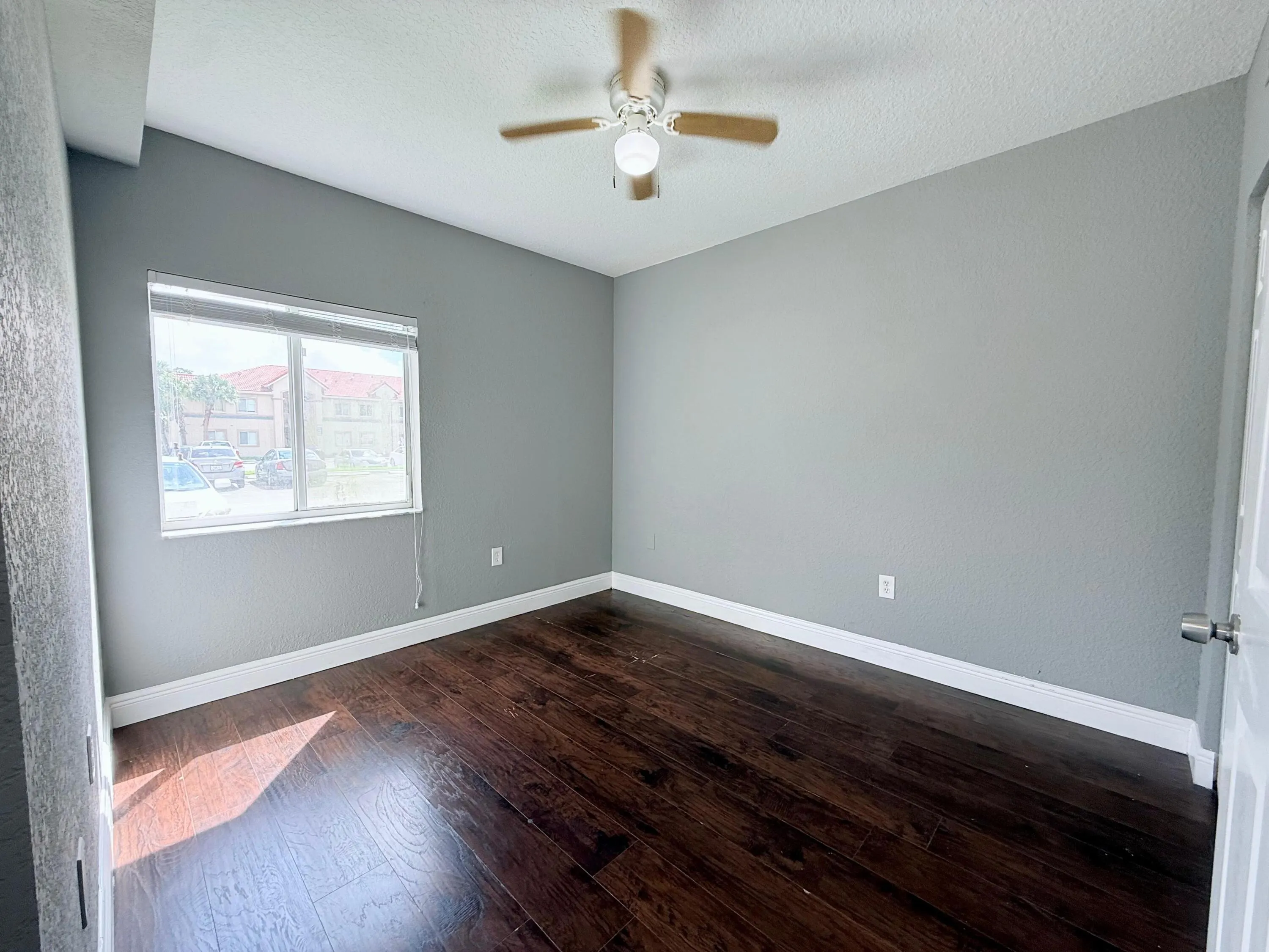 1115 Golden Lakes Boulevard, #512