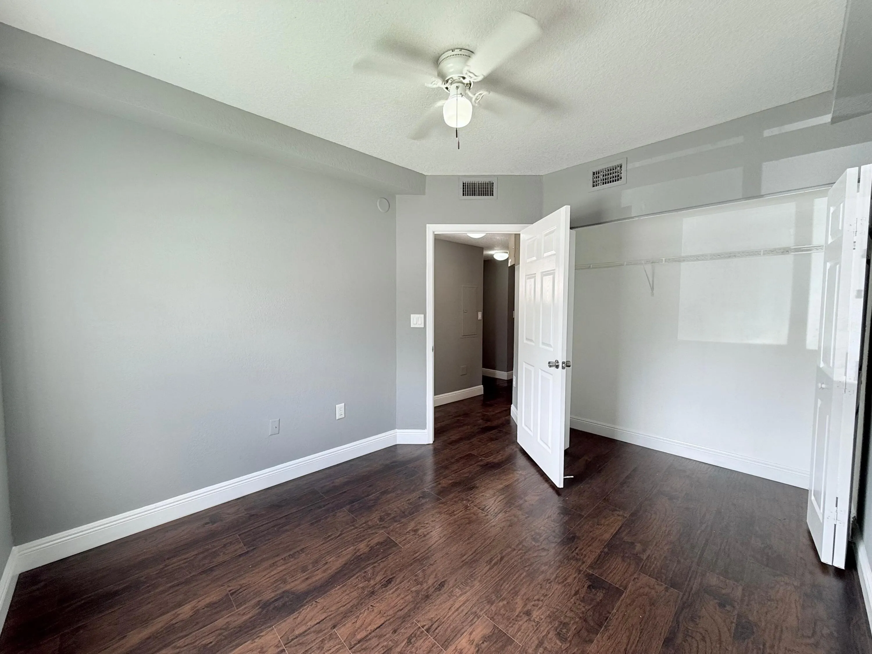 1115 Golden Lakes Boulevard, #512