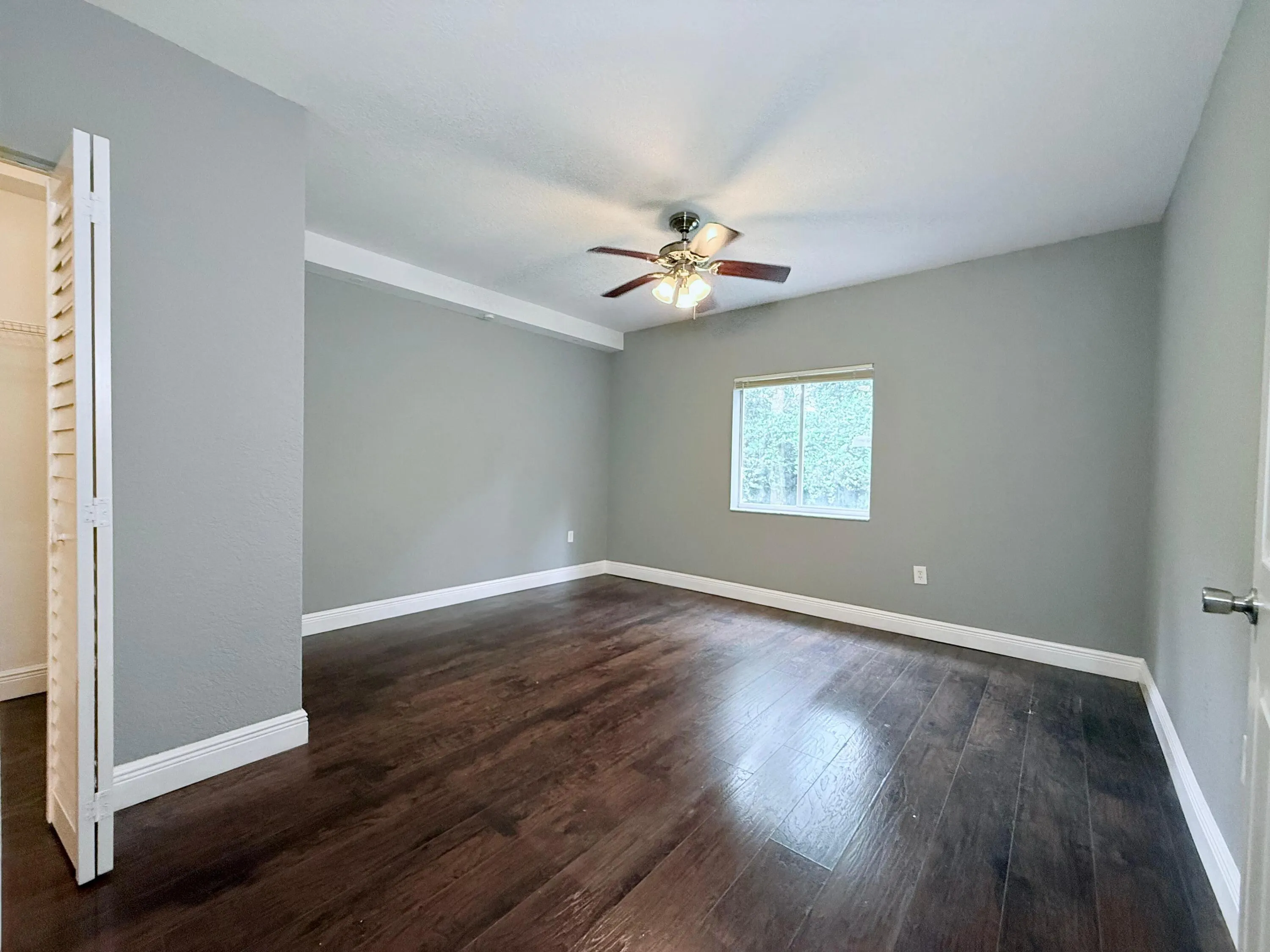 1115 Golden Lakes Boulevard, #512