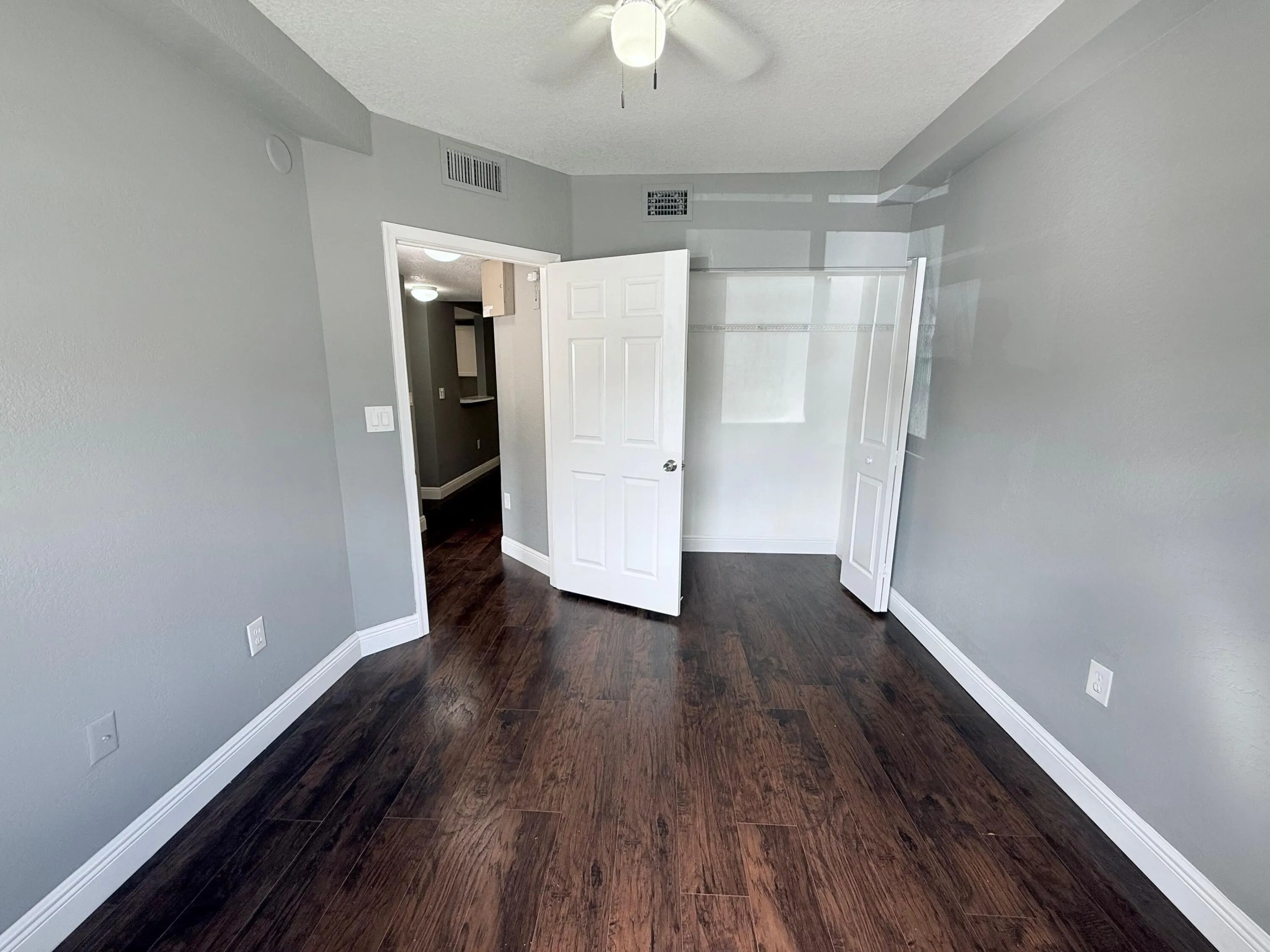1115 Golden Lakes Boulevard, #512