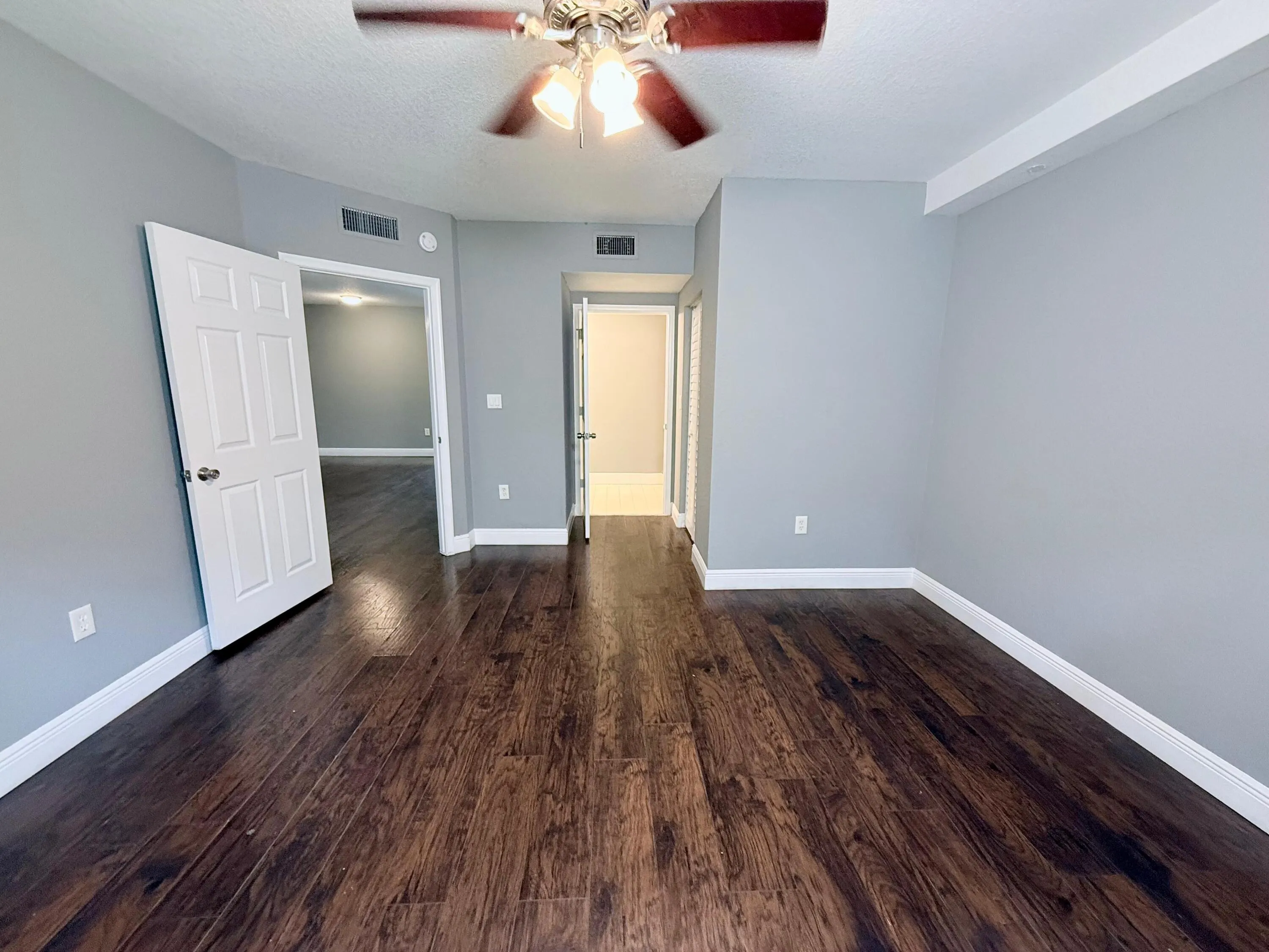 1115 Golden Lakes Boulevard, #512