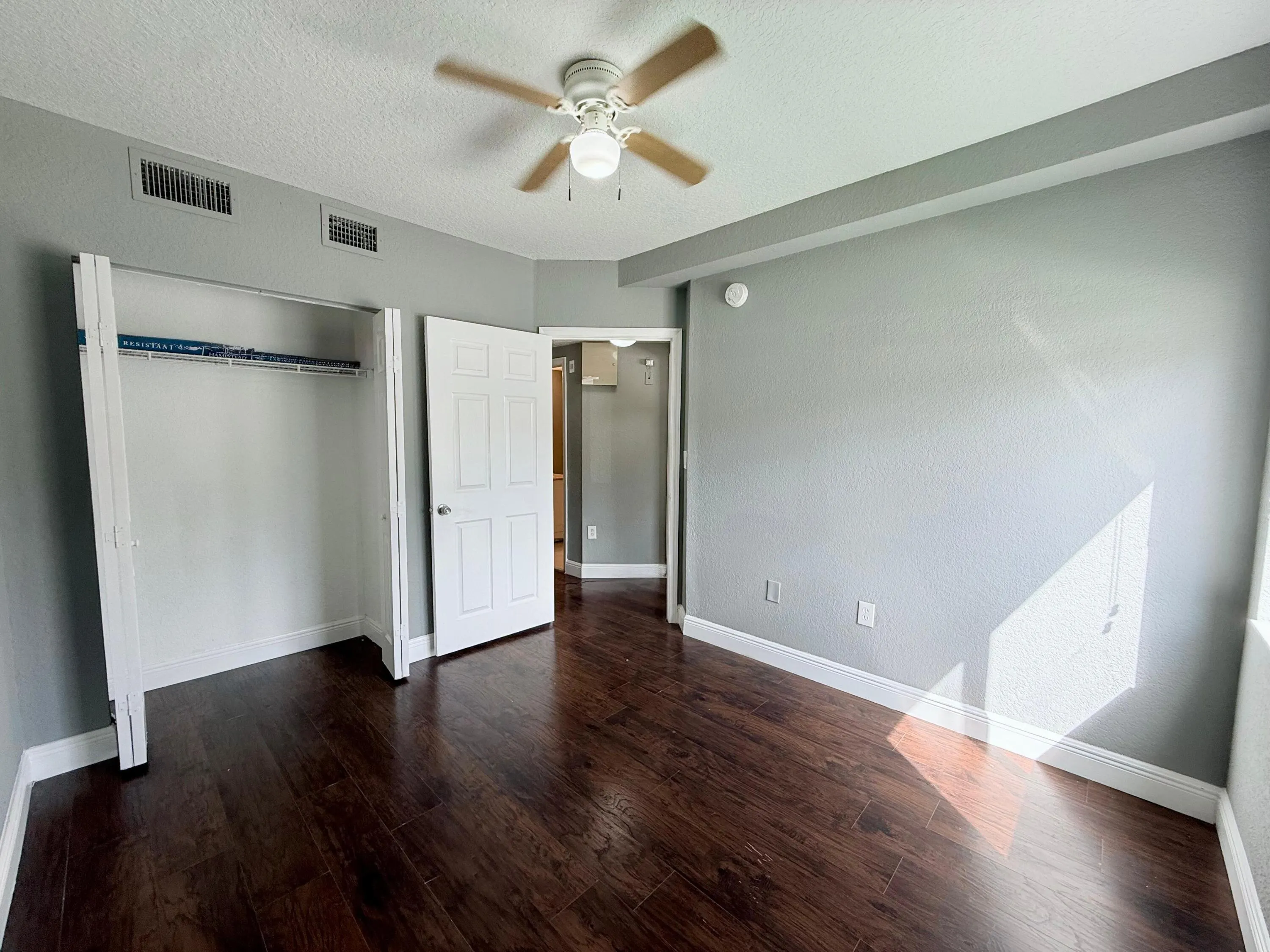 1115 Golden Lakes Boulevard, #512