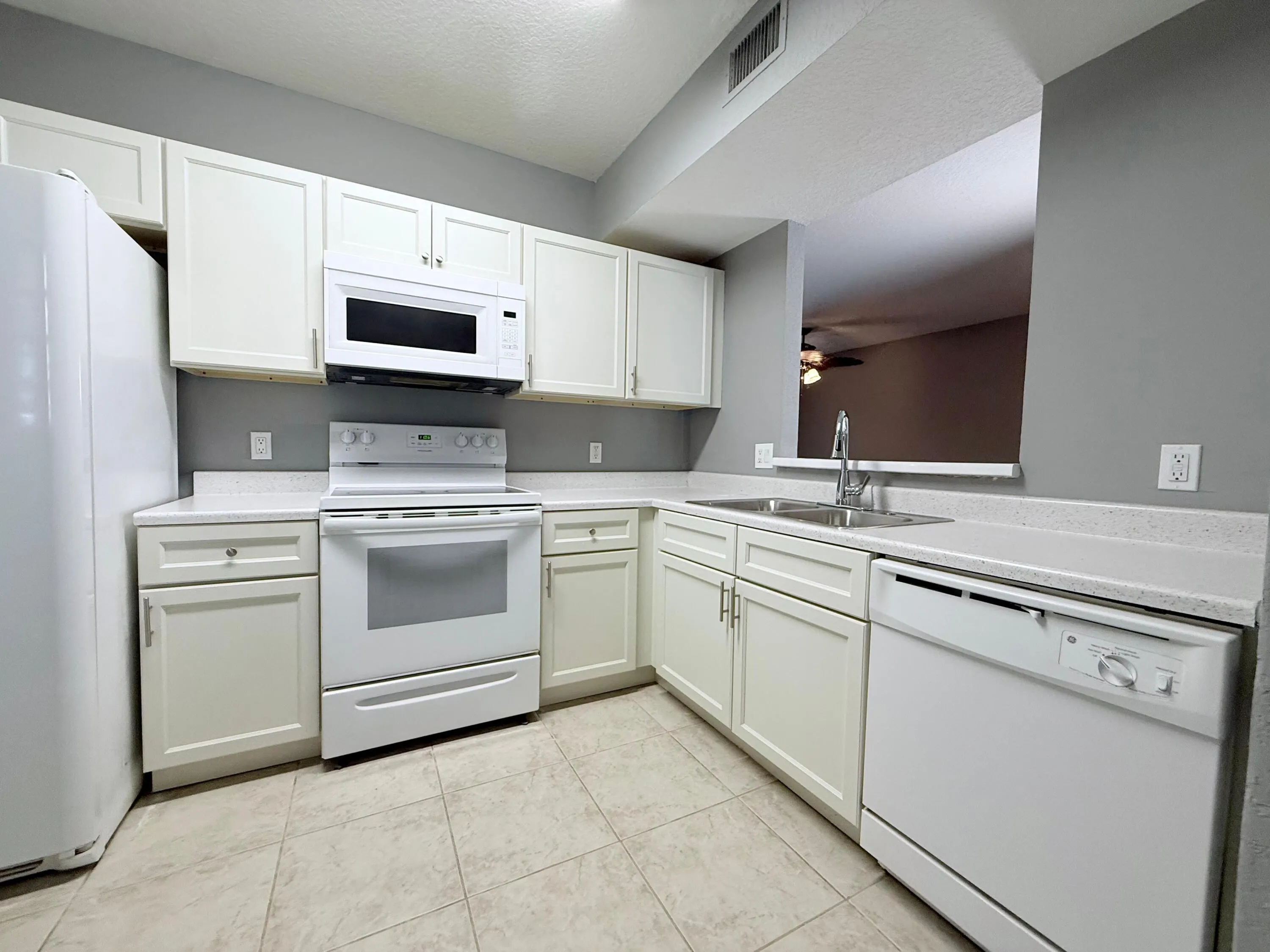 1115 Golden Lakes Boulevard, #512