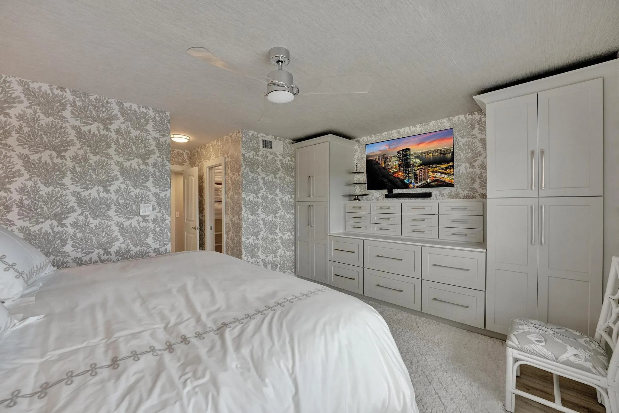 231 E Lantana Road, #702