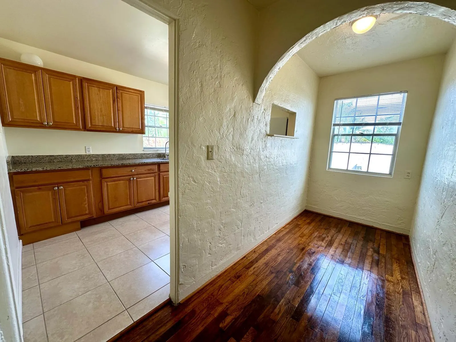 1212 N Palmway, #4